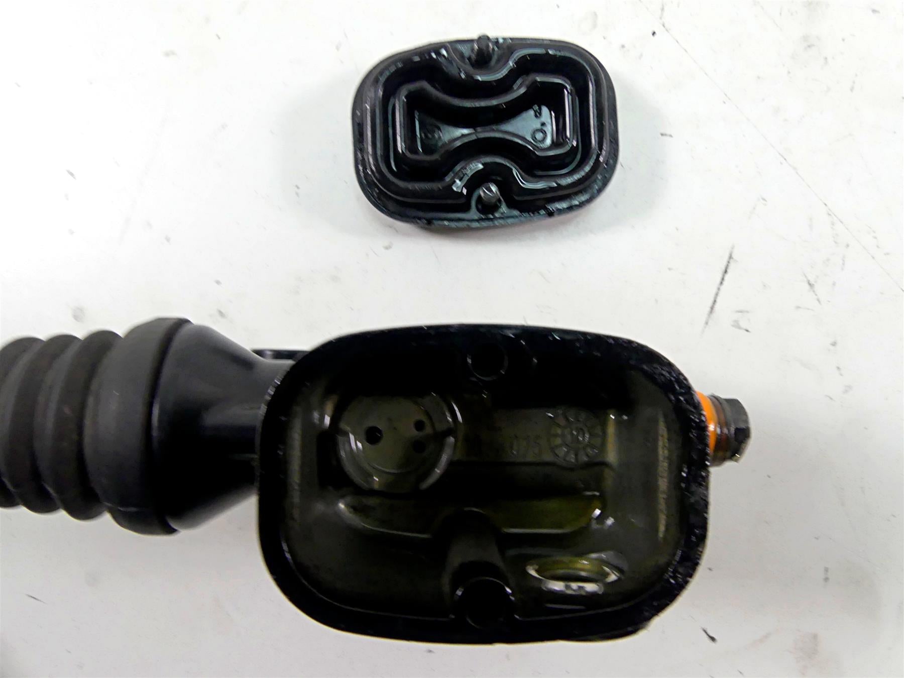 2011 Harley Touring FLTRX Road Glide Brembo Rear Brake Master Cylinder 41700028A {{ shop.shopifyCountryName }} - Mototech271