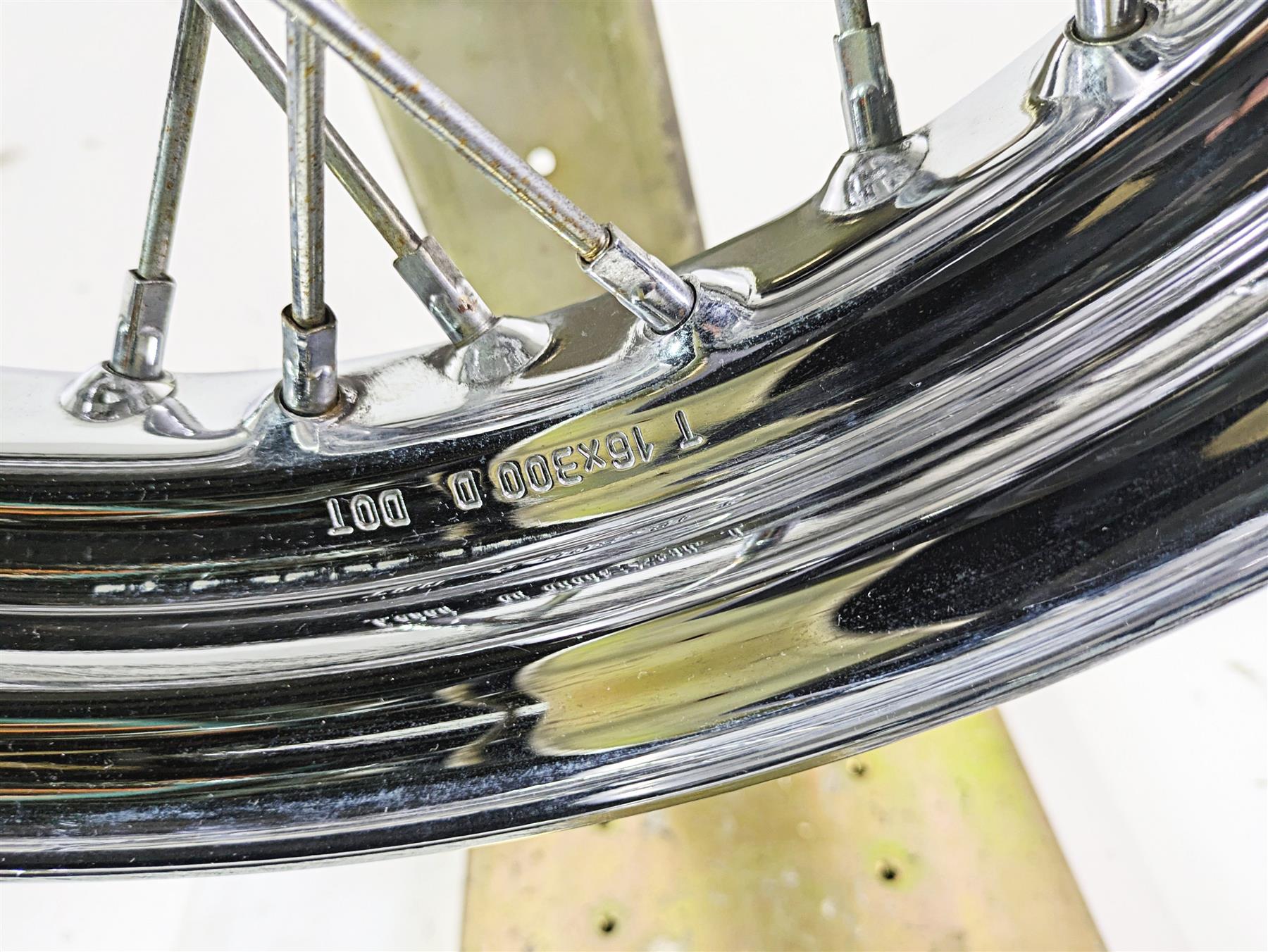 2016 Harley FLSTC Softail Heritage Rear Wheel Rim 16x3 .52mm Runout 40700-08A {{ shop.shopifyCountryName }} - Mototech271