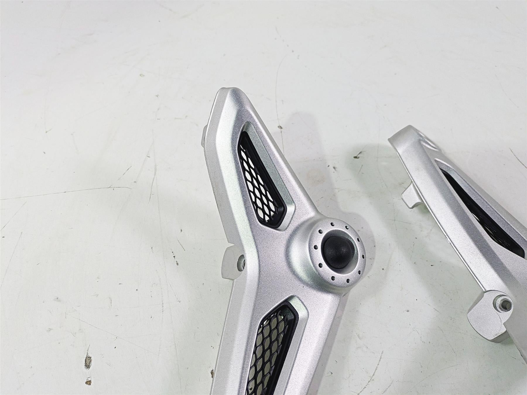 2015 BMW R nineT K21 Left Right Rider Seat Support Set 46638531189 46638531190 {{ shop.shopifyCountryName }} - Mototech271
