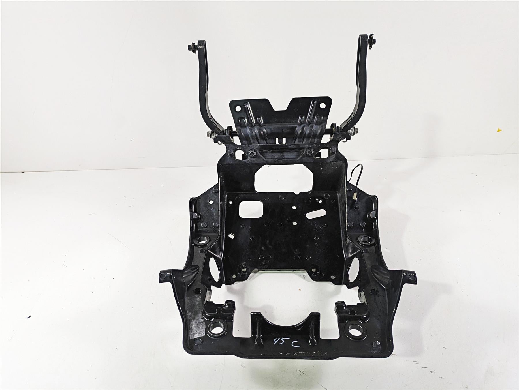2018 Indian Chieftain Dark Horse Front Fairing Mount Holder Carrier 1020734 {{ shop.shopifyCountryName }} - Mototech271