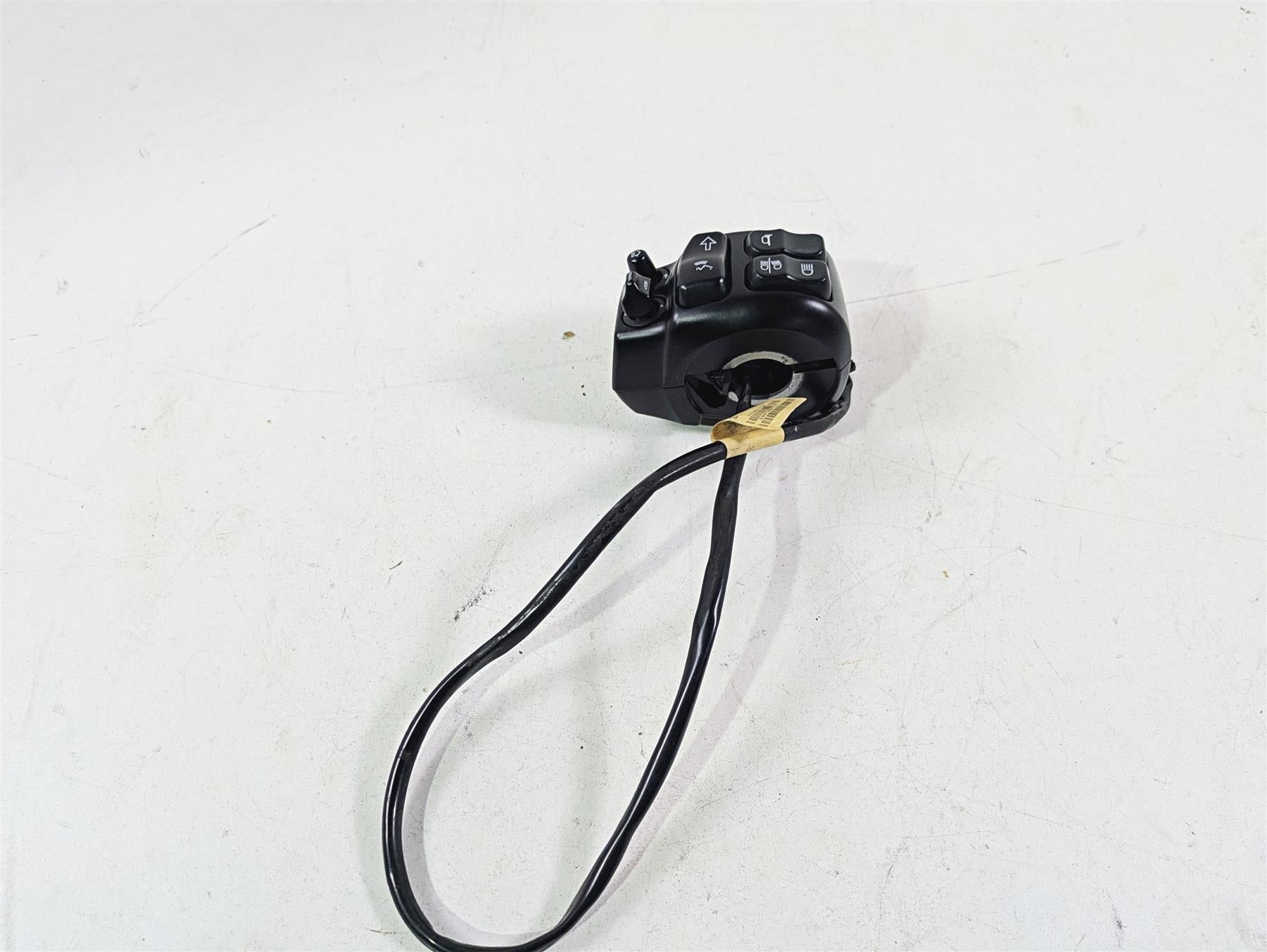 2015 Harley Touring FLHTKL Electra Glide Left Cruise Control Switch 71500128B {{ shop.shopifyCountryName }} - Mototech271