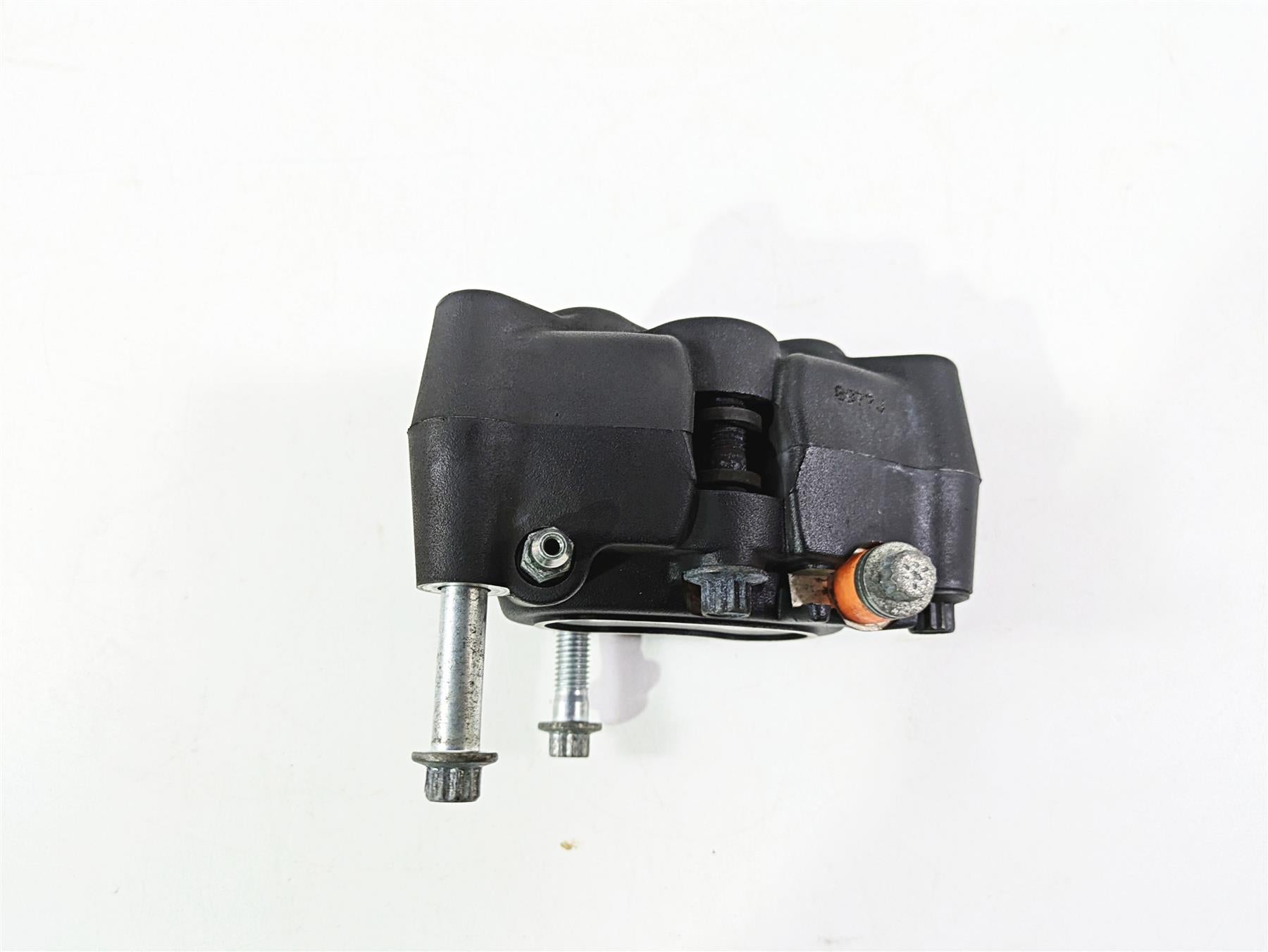 2017 Harley Dyna FXDB Street Bob Front Brake Caliper 41300001 {{ shop.shopifyCountryName }} - Mototech271