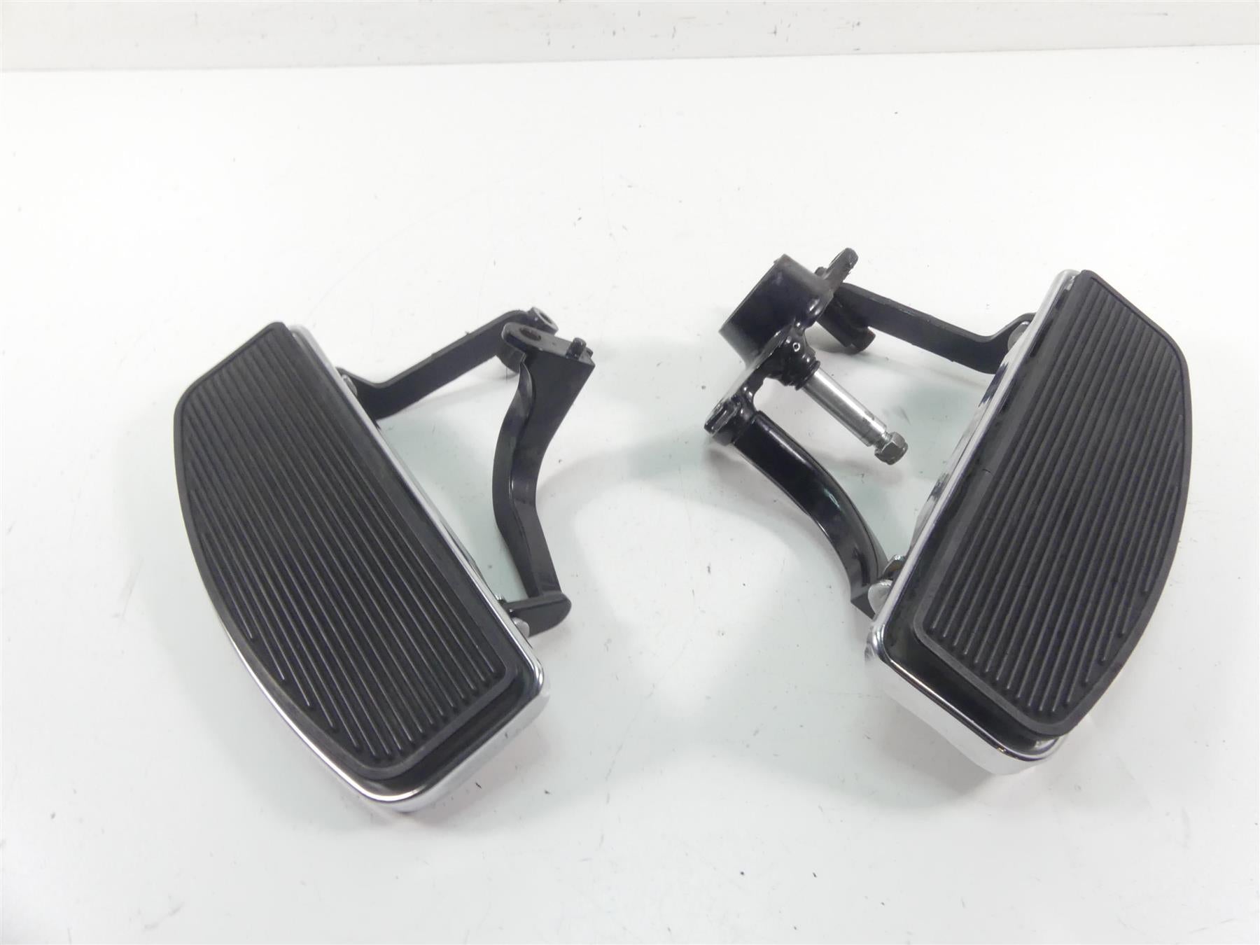 2013 Harley Touring FLHTK Electra Glide Front Rider Floor Board Set 50621-06A {{ shop.shopifyCountryName }} - Mototech271