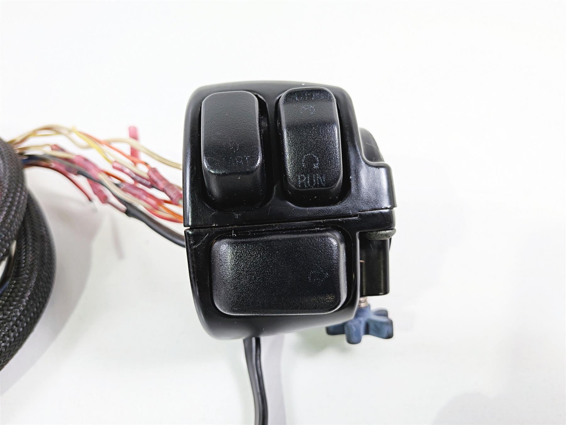 2011 Harley FXDF Dyna Fat Bob Right Control Switch & Turn Signal 71684-06A {{ shop.shopifyCountryName }} - Mototech271
