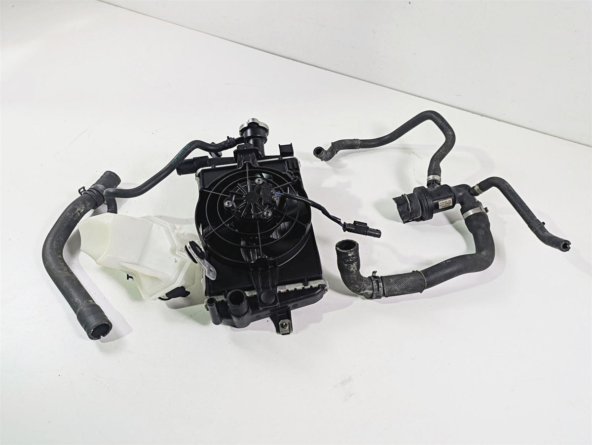 2016 BMW R1200RT K52 Right Radiator Fan Hoses Reservoir Set 17118546416 {{ shop.shopifyCountryName }} - Mototech271