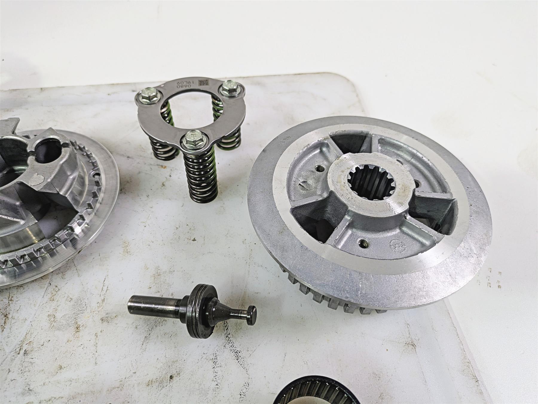 2020 Kawasaki Z900 ZR900 Clutch Pressure Plate Friction Disc Set 13095-0598 {{ shop.shopifyCountryName }} - Mototech271