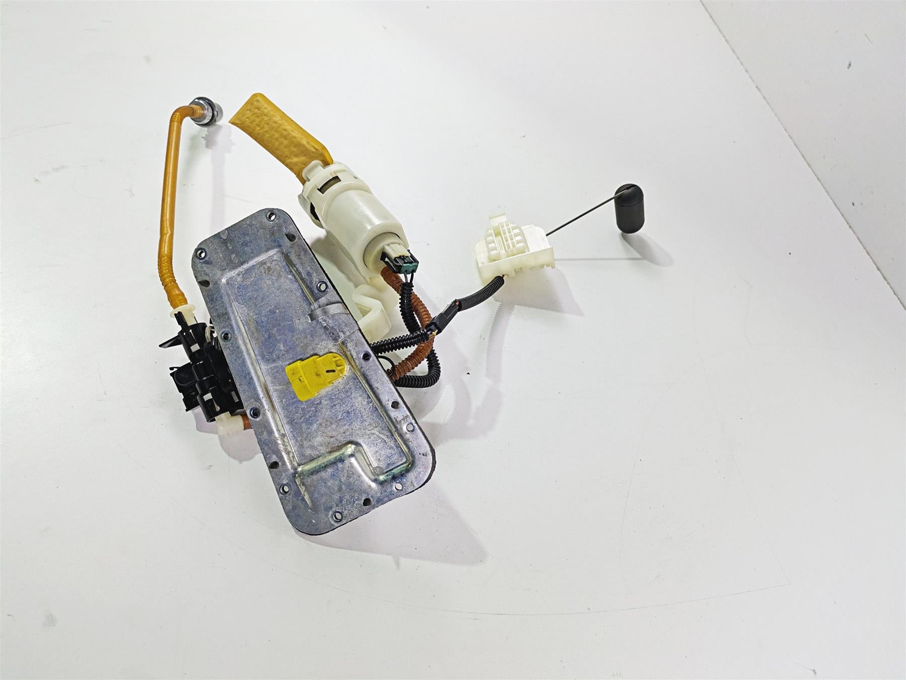 2008 Harley FXCWC Softail Rocker Fuel Gas Petrol Pump - Tested 75143-08A {{ shop.shopifyCountryName }} - Mototech271