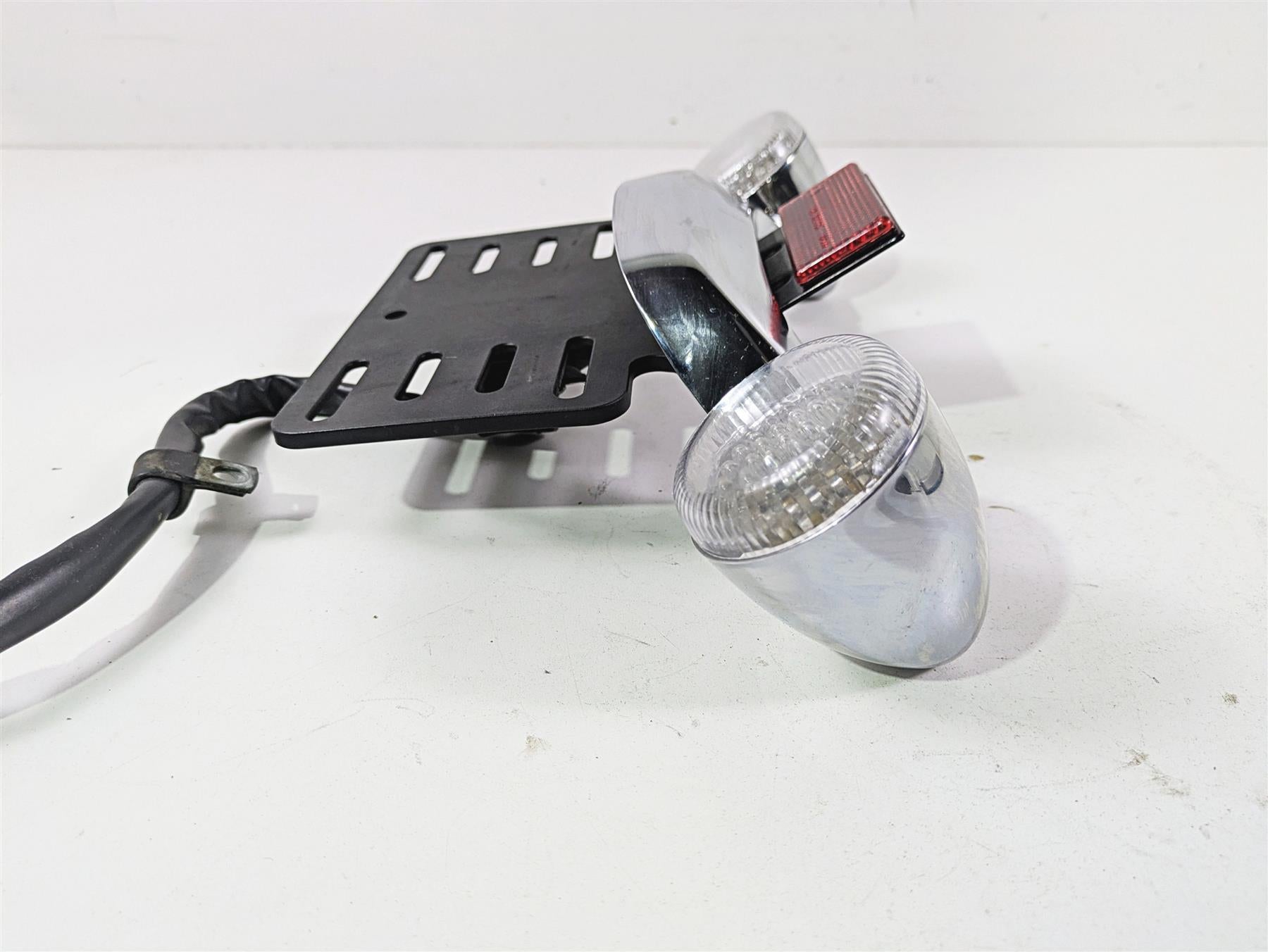 2021 Harley Touring FLTRX Road Glide Rear Led Blinker Plate Holder Bar 73314-10 {{ shop.shopifyCountryName }} - Mototech271
