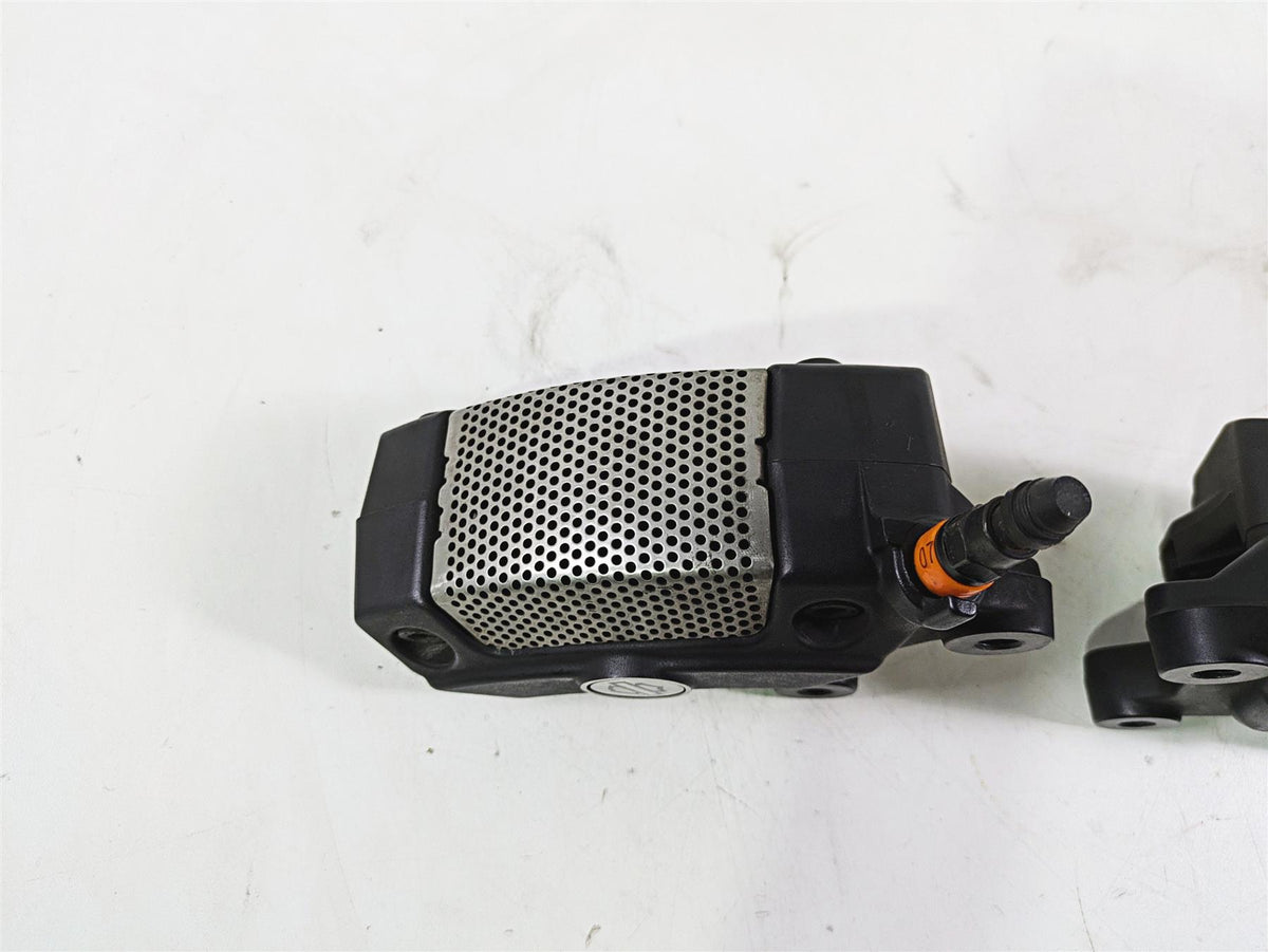 2010 Harley Touring FLHX Street Glide Front Brake Caliper Set 43027-08 44023-08 {{ shop.shopifyCountryName }} - Mototech271