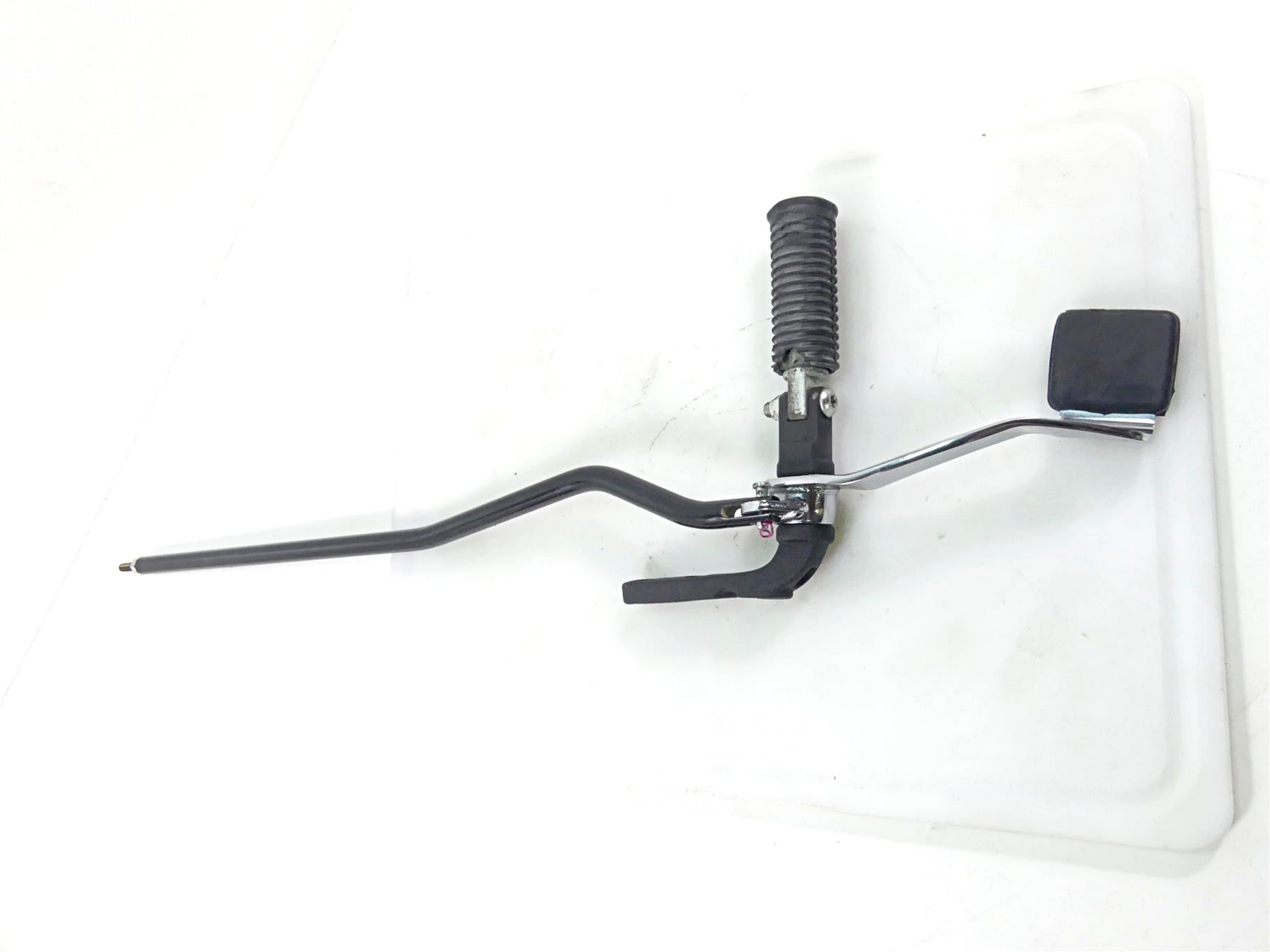 2010 Harley FXDF Dyna Fat Bob Front Right Oem Forward Footpeg Br Pedal 42481-03 {{ shop.shopifyCountryName }} - Mototech271