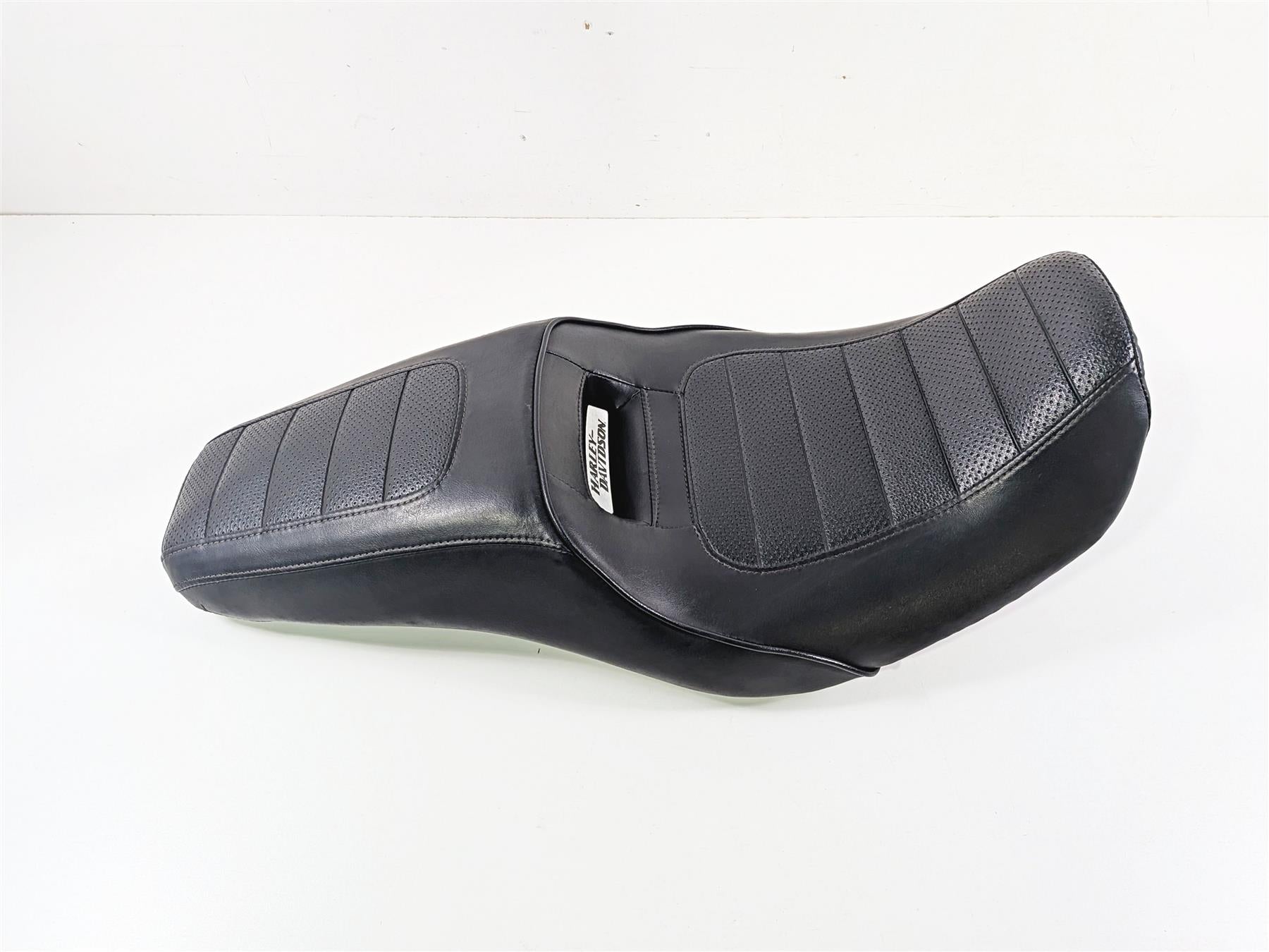 2014 Harley FXDL Dyna Low Rider Driver Rider Seat Saddle 52000136 {{ shop.shopifyCountryName }} - Mototech271