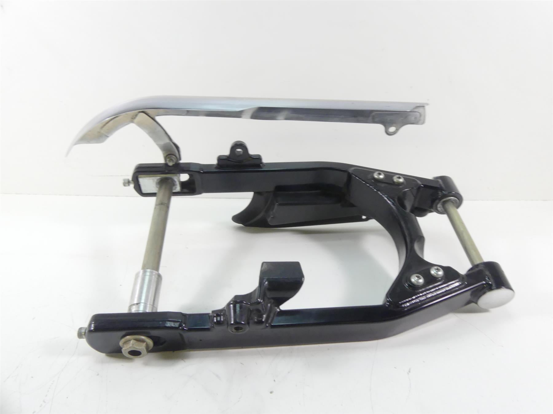 2009 Harley FXDF Dyna Fat Bob Rear Swingarm Swing Arm + Axle & Guard 47820-06 {{ shop.shopifyCountryName }} - Mototech271