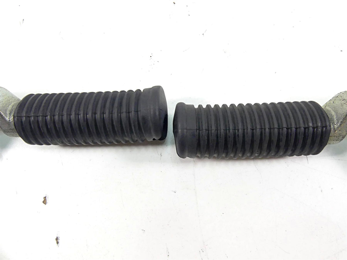 2013 Harley VRSCF Muscle Vrod Rear Passenger Pillion Foot Peg Set 50822-09 {{ shop.shopifyCountryName }} - Mototech271
