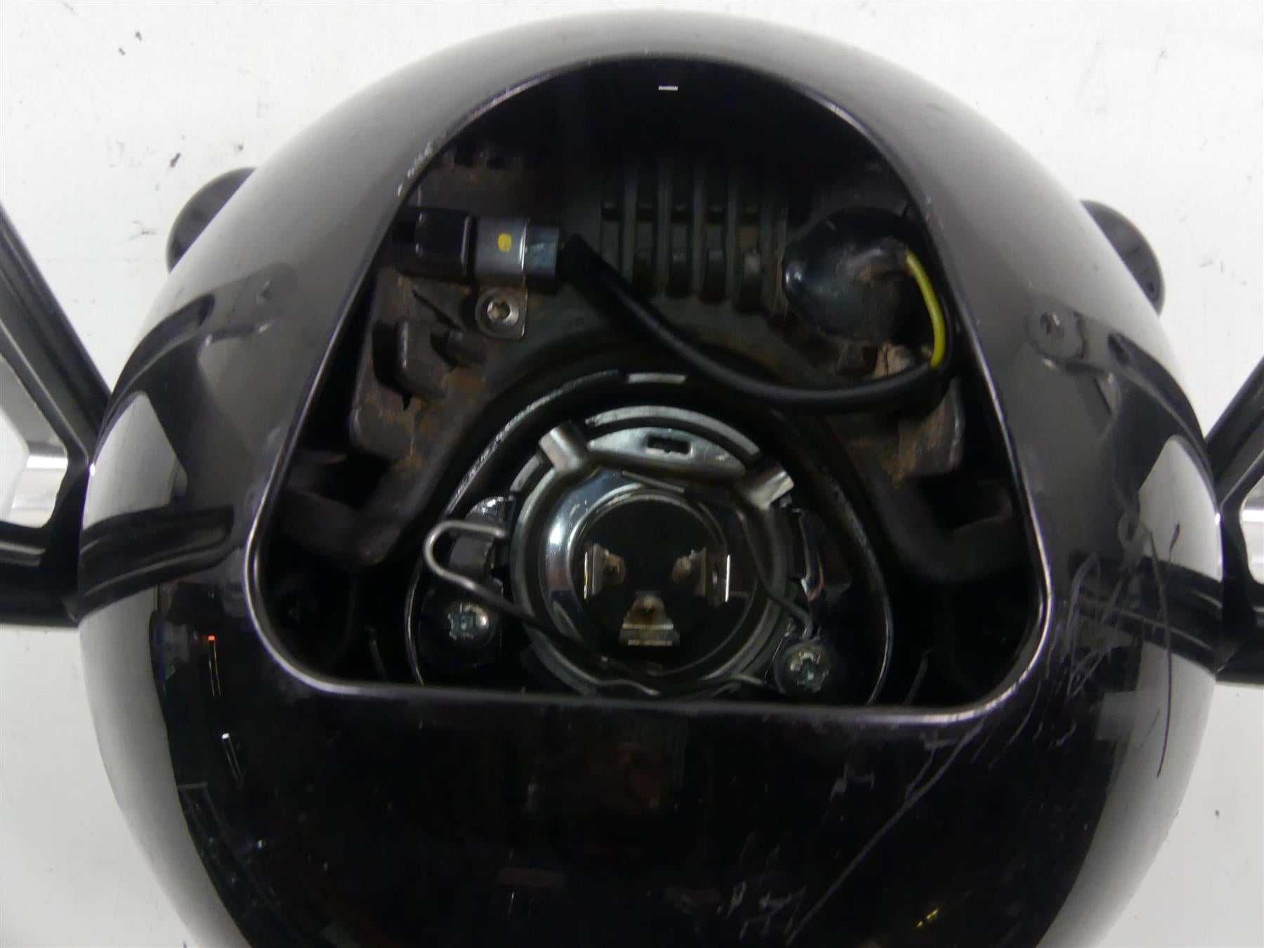 2017 Triumph Thruxton 1200 R Headlight Head Light Lamp Lens T2706509 T2701923 {{ shop.shopifyCountryName }} - Mototech271
