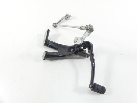 2018 Harley Softail FXFB Fat Bob Left Rider Footpeg Mount & Shifter FW 33600134 {{ shop.shopifyCountryName }} - Mototech271
