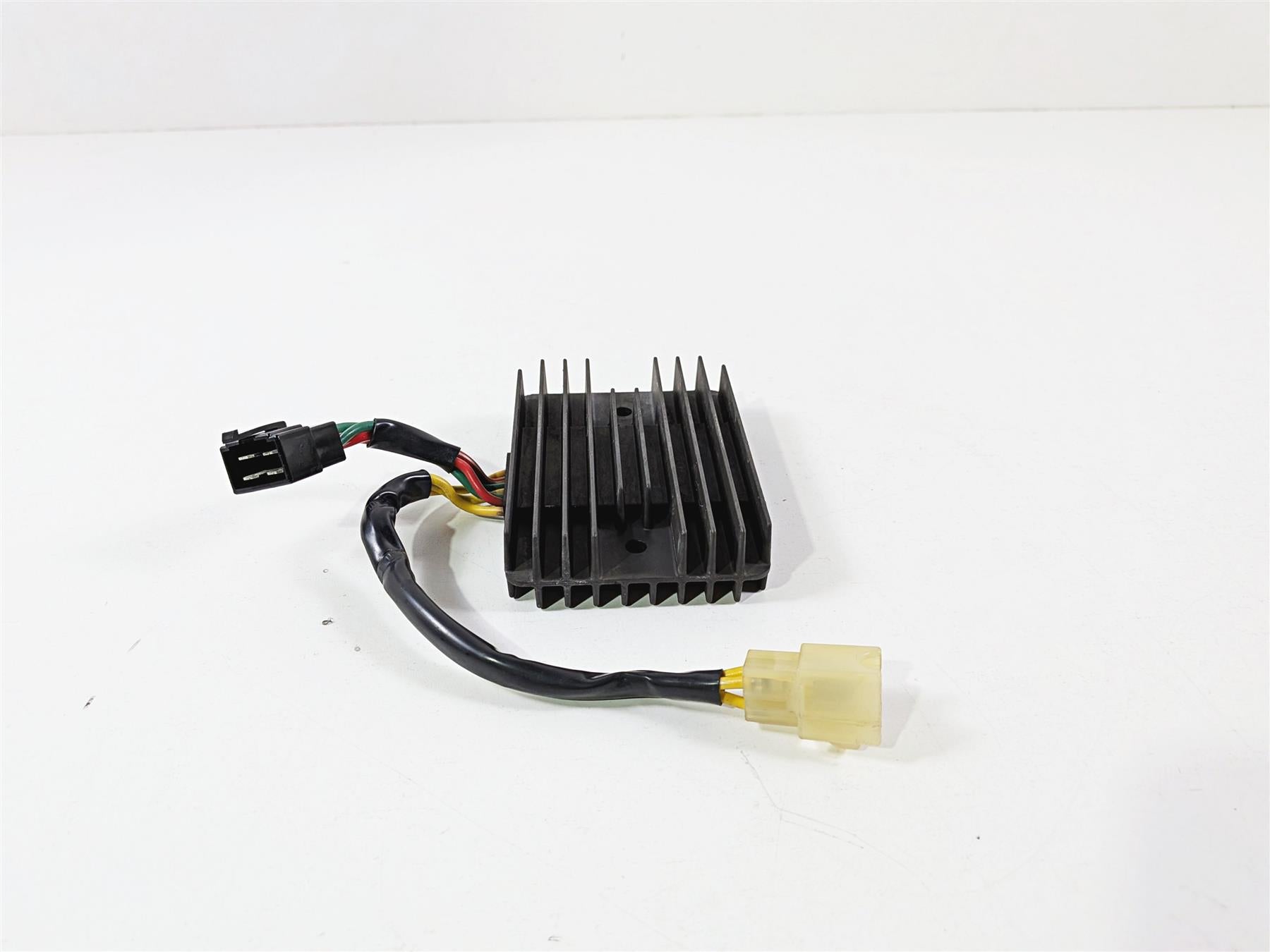 2011 Ducati Streetfighter 1098 S Rectifier Voltage Regulator 54040191A SH579EA {{ shop.shopifyCountryName }} - Mototech271
