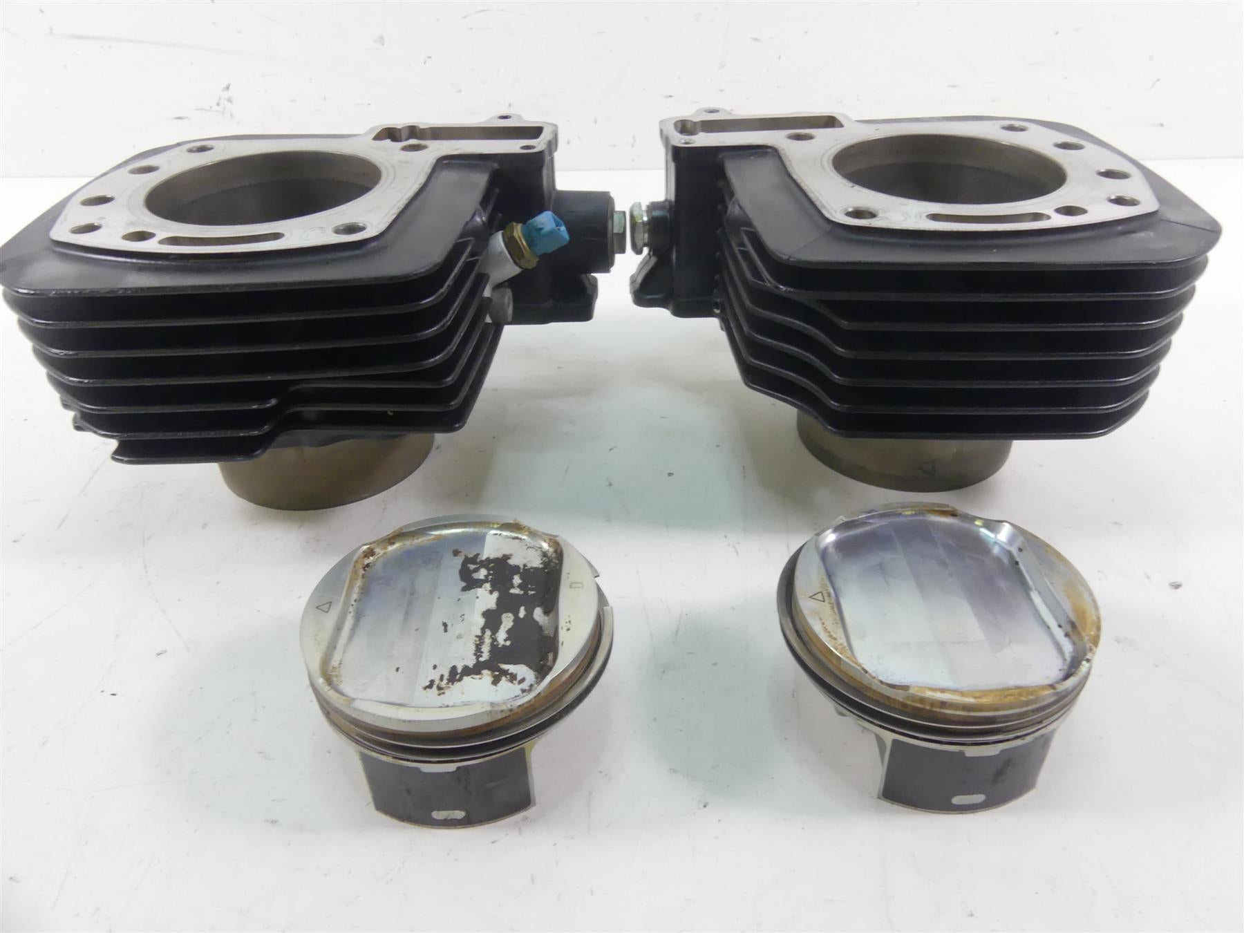 2014 Moto Guzzi Griso 1200 SE 8V Cylinder Jug Piston Set - Nice 981008 981007 {{ shop.shopifyCountryName }} - Mototech271