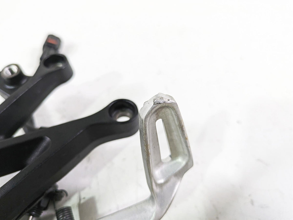 2023 Triumph Street Triple 765 RS Right Rider Footpeg & Brake Pedal T2082484 {{ shop.shopifyCountryName }} - Mototech271