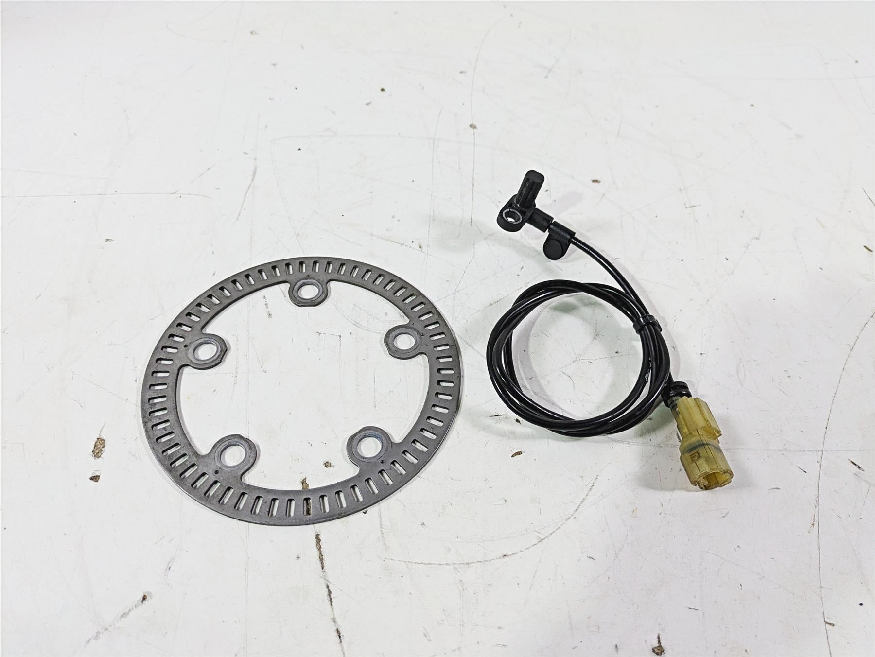 2019 Triumph Speed Triple RS 1050 Front Abs Brake Wheel Speed Sensor T2029270 {{ shop.shopifyCountryName }} - Mototech271