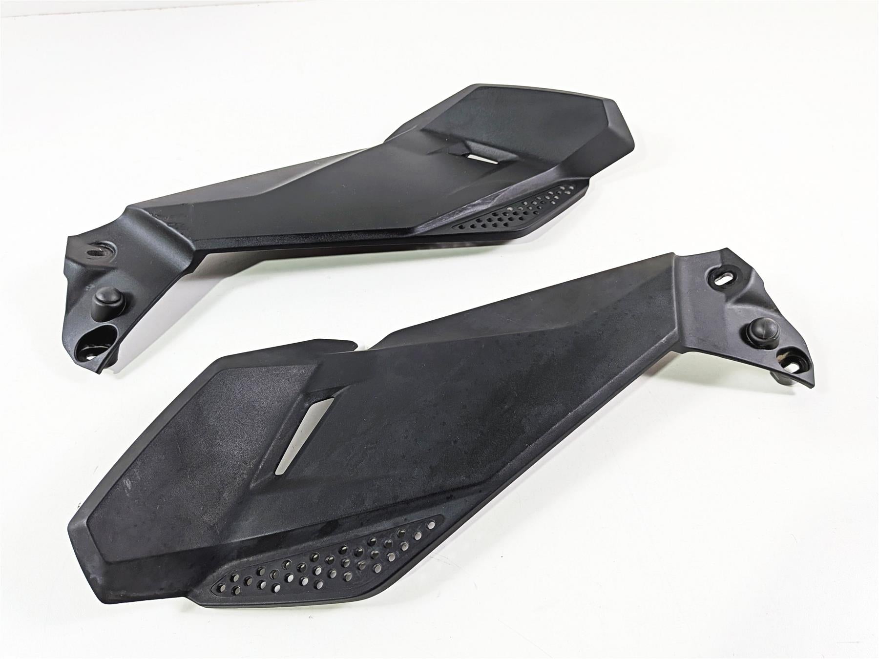 2019 BMW R1250GS K50 Under Tank Molded Leg Fairing Set 46638556637 46638556637 {{ shop.shopifyCountryName }} - Mototech271