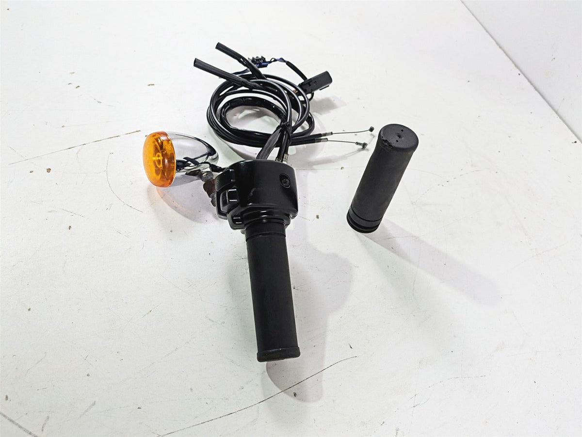 2009 Harley FXCWC Softail Rocker Right Hand Control Switch + Blinker 71684-06A {{ shop.shopifyCountryName }} - Mototech271