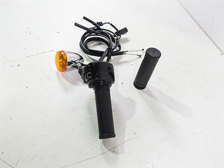 2009 Harley FXCWC Softail Rocker Right Hand Control Switch + Blinker 71684-06A {{ shop.shopifyCountryName }} - Mototech271