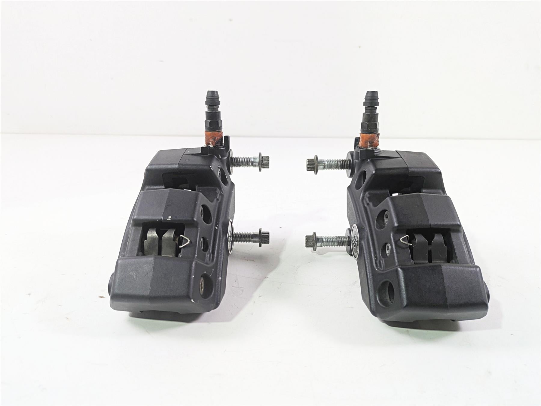 2010 Harley Touring FLHXSE CVO Street Glide Front Brake Caliper Set 46368-10 {{ shop.shopifyCountryName }} - Mototech271