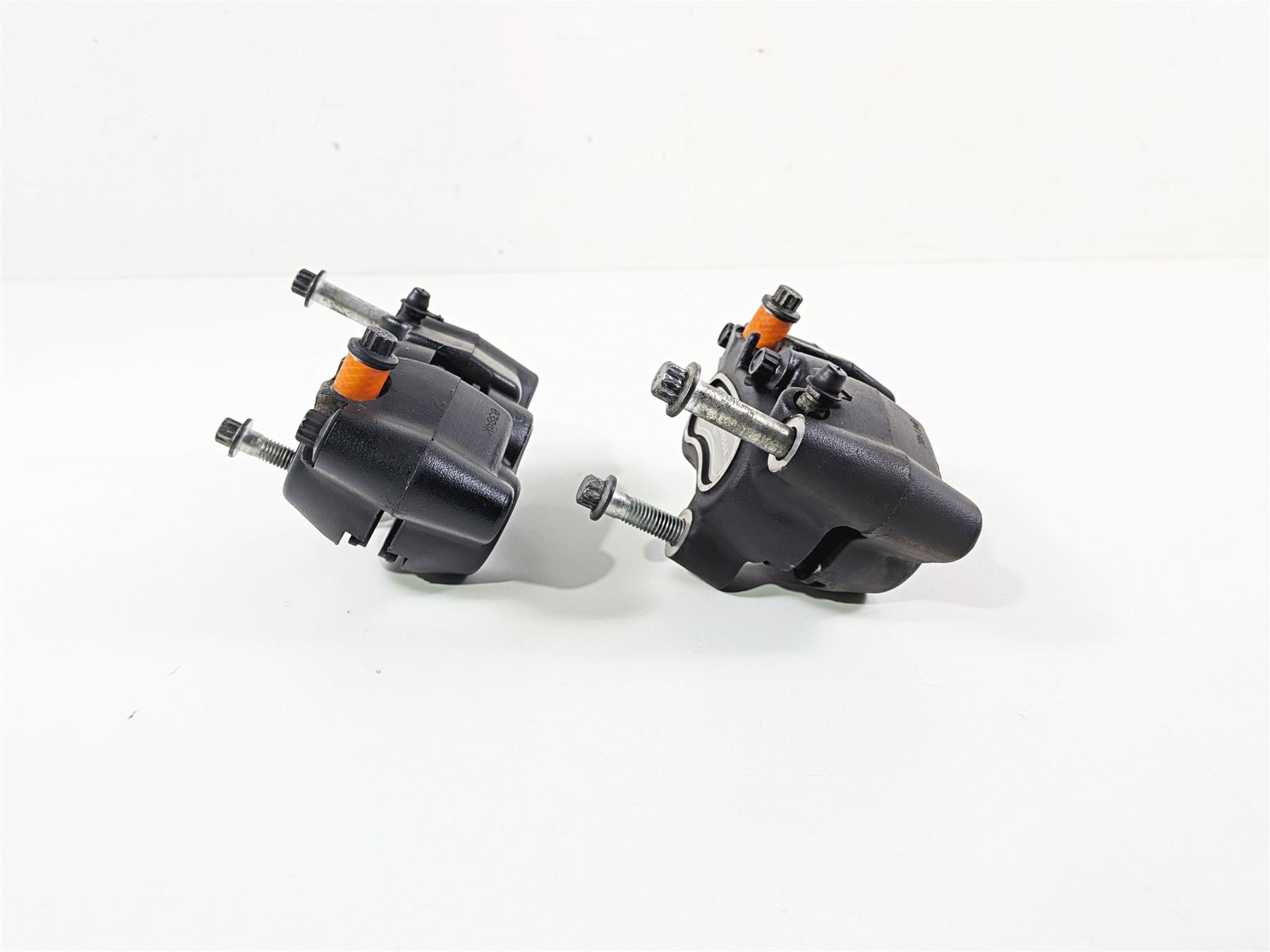 2014 Harley FXDL Dyna Low Rider Front Brake Caliper Set 41300001 41300002 {{ shop.shopifyCountryName }} - Mototech271