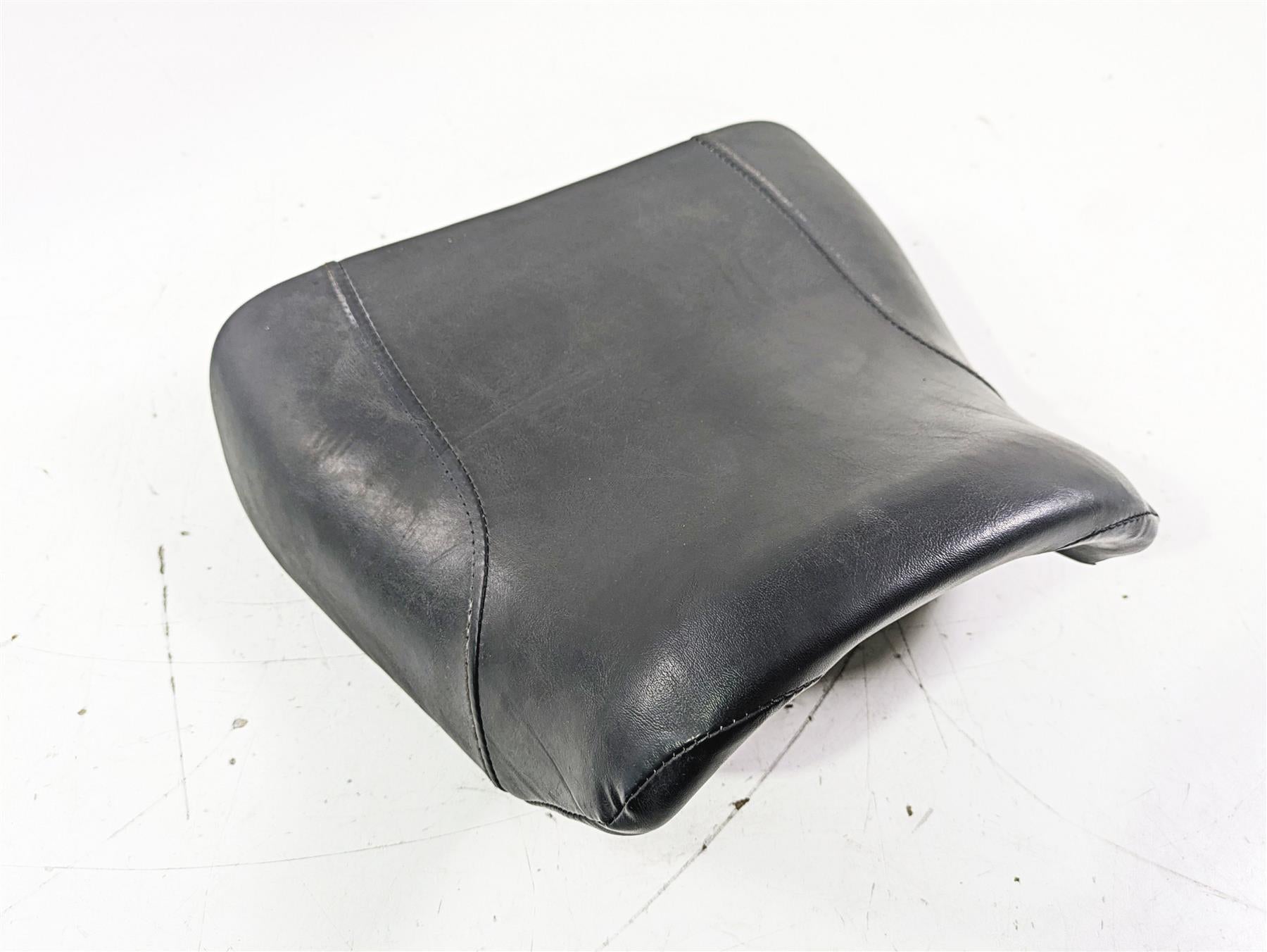 2012 Harley VRSCF Muscle V Rod Front Rider Driver Seat Saddle 52433-09 {{ shop.shopifyCountryName }} - Mototech271