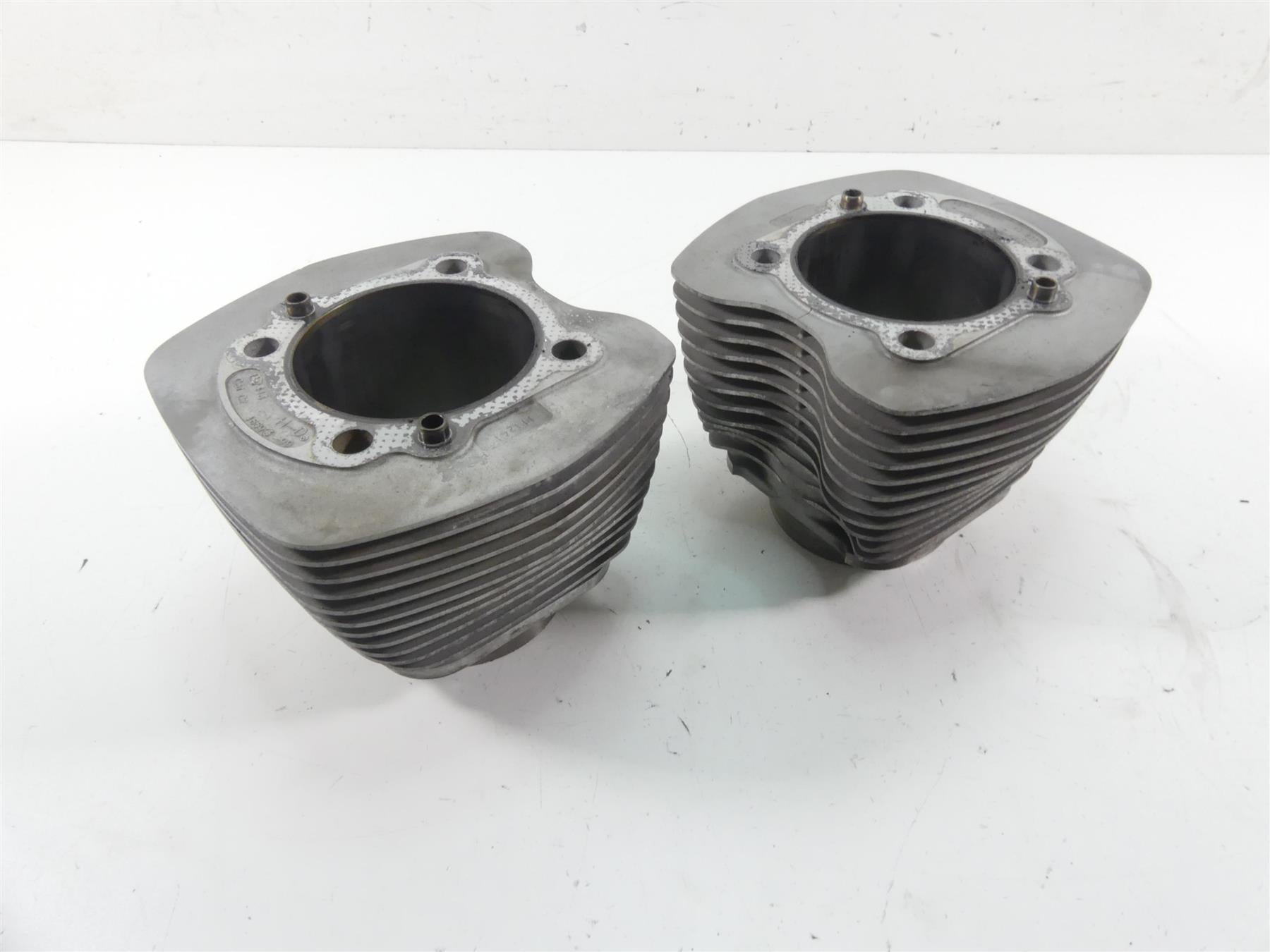 2005 Harley Touring CVO FLHTC SE Electra Glide 103ci Cylinder Jugs 16548-99A {{ shop.shopifyCountryName }} - Mototech271