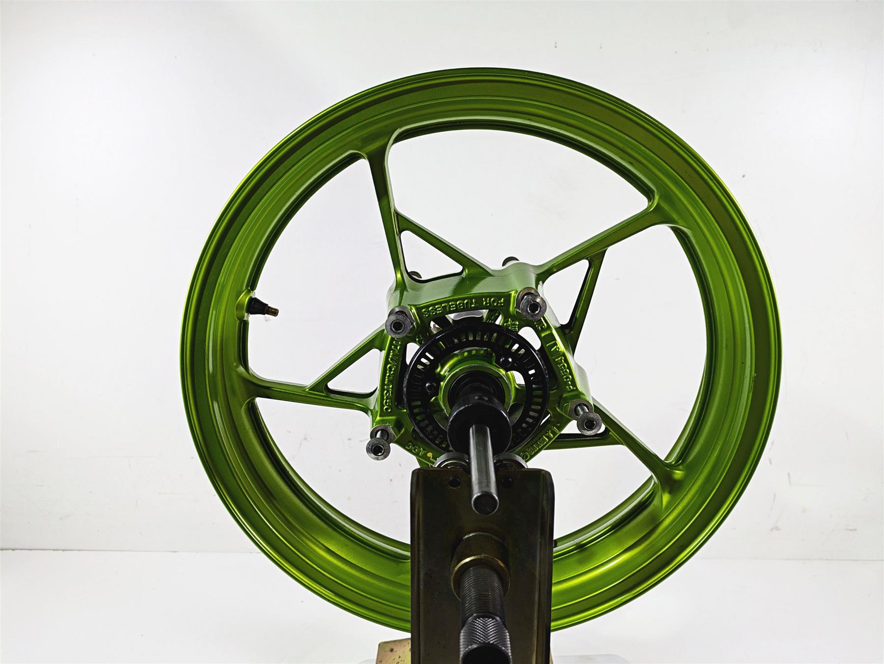 2021 Kawasaki Z900 ZR900 Straight 17x3.5 Front Wheel Rim 41073-0713 {{ shop.shopifyCountryName }} - Mototech271