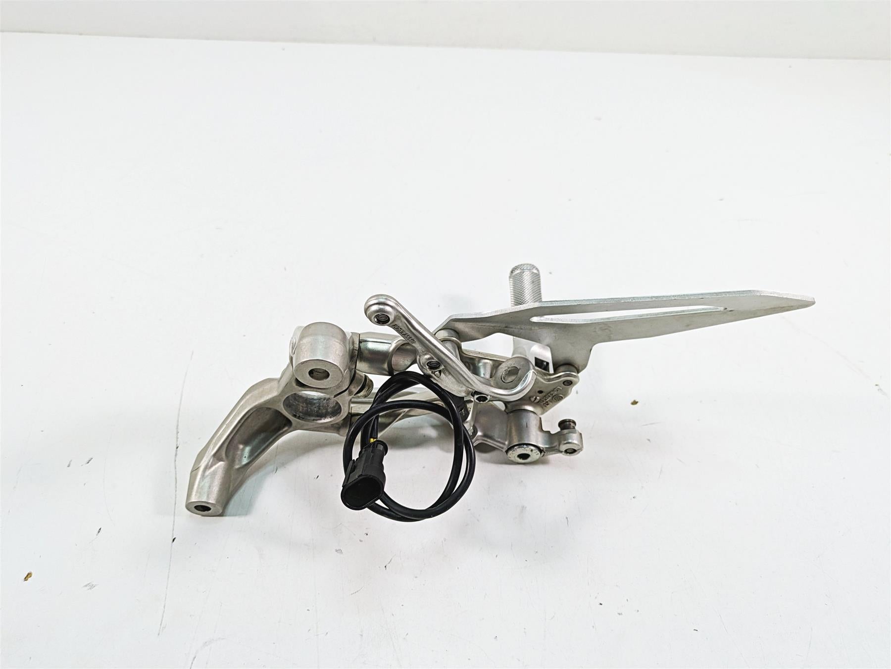 2016 Ducati Panigale 1299 S Right Footpeg Frame Mount & Brake Pedal 82411871BA {{ shop.shopifyCountryName }} - Mototech271