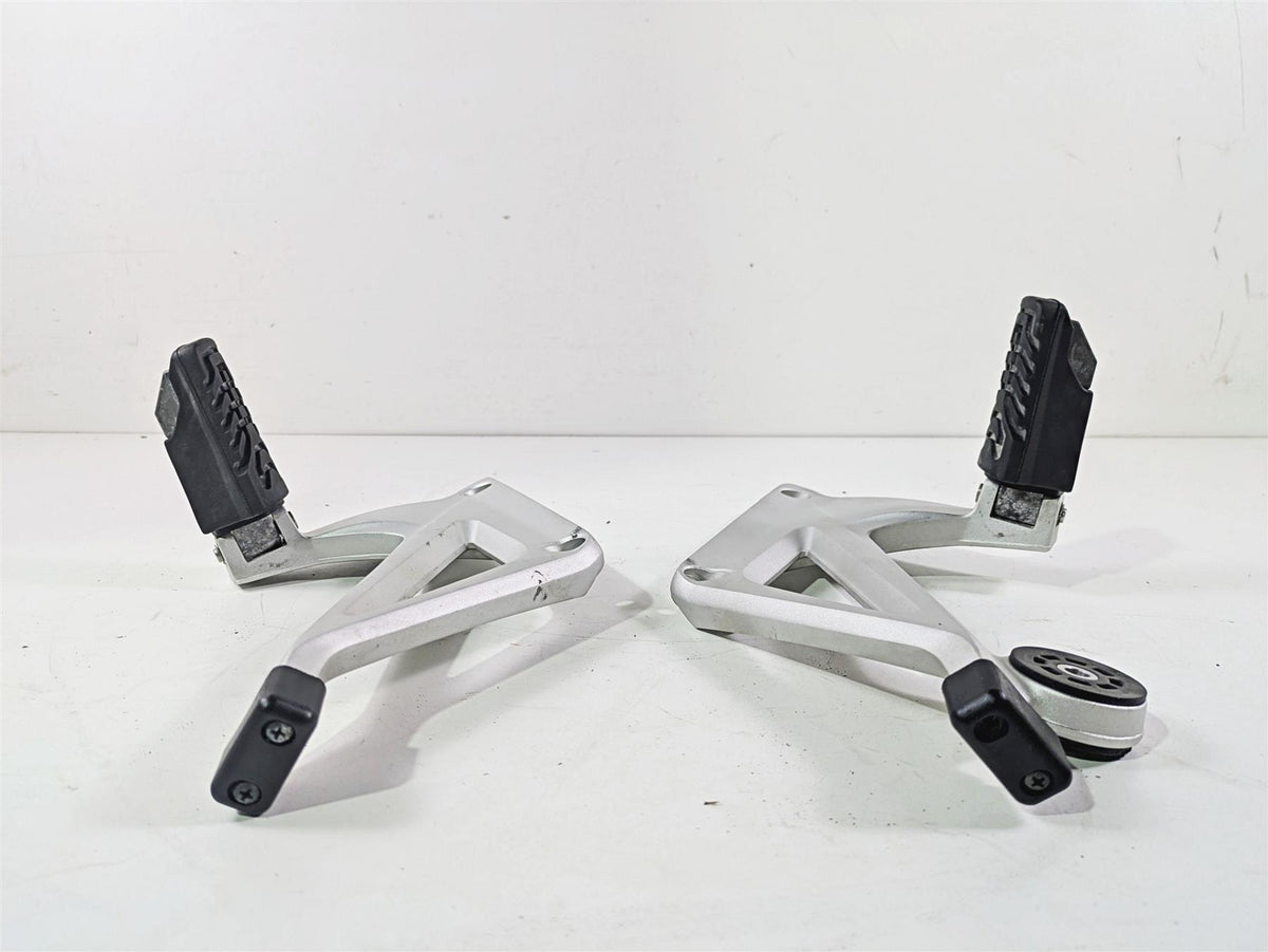 2016 BMW R1200RT K52 Rear Passenger Foot Peg Set 46718534789 46718534790 {{ shop.shopifyCountryName }} - Mototech271