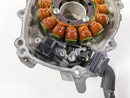 2016 Yamaha YZF R1 RN32 Stator Alternator Generator & Cover 2CR-81410-00-00 {{ shop.shopifyCountryName }} - Mototech271