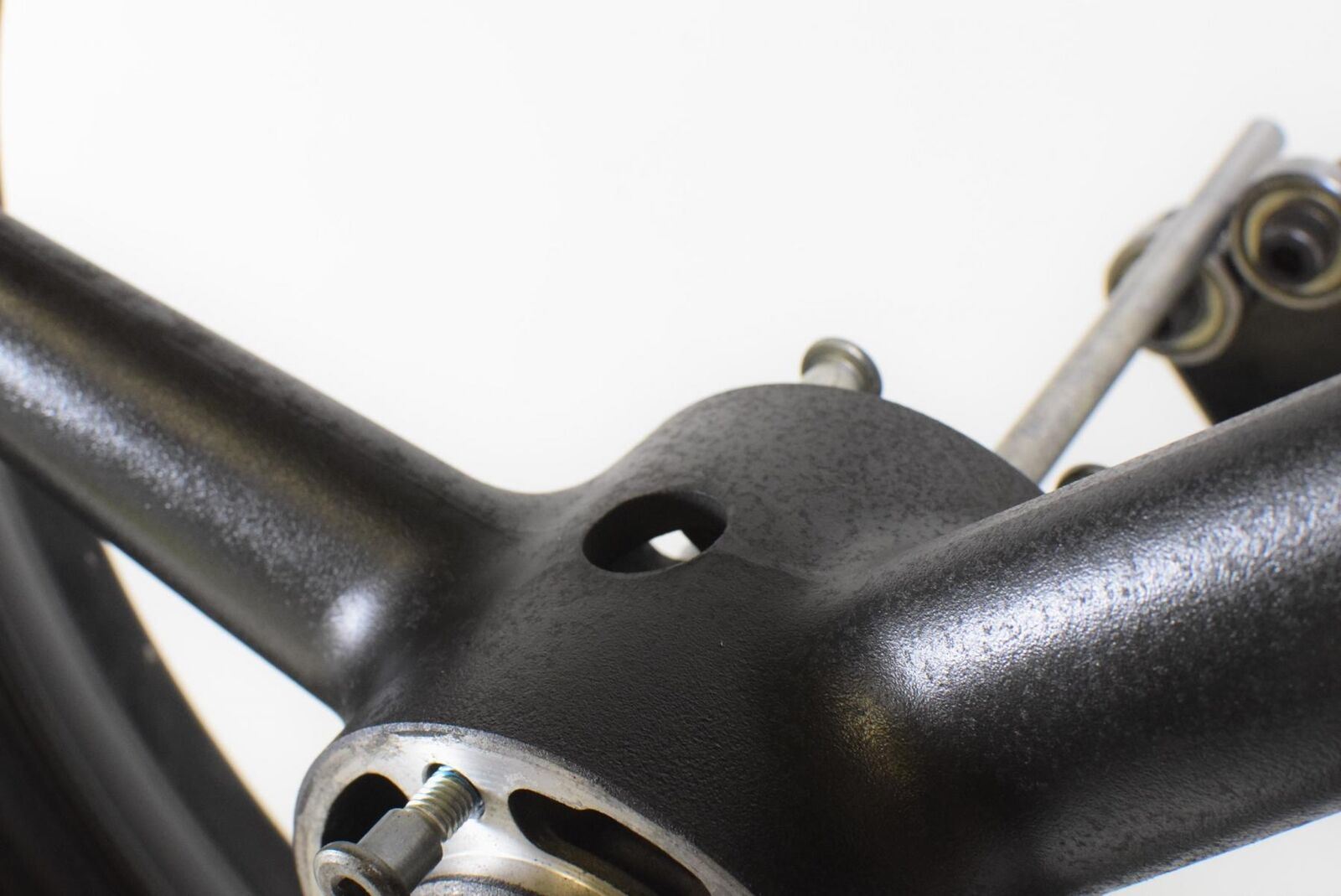 1995 Suzuki RF900R RF900 R Front Wheel Rim STRAIGHT 17x3.5 54111-17E11 {{ shop.shopifyCountryName }} - Mototech271