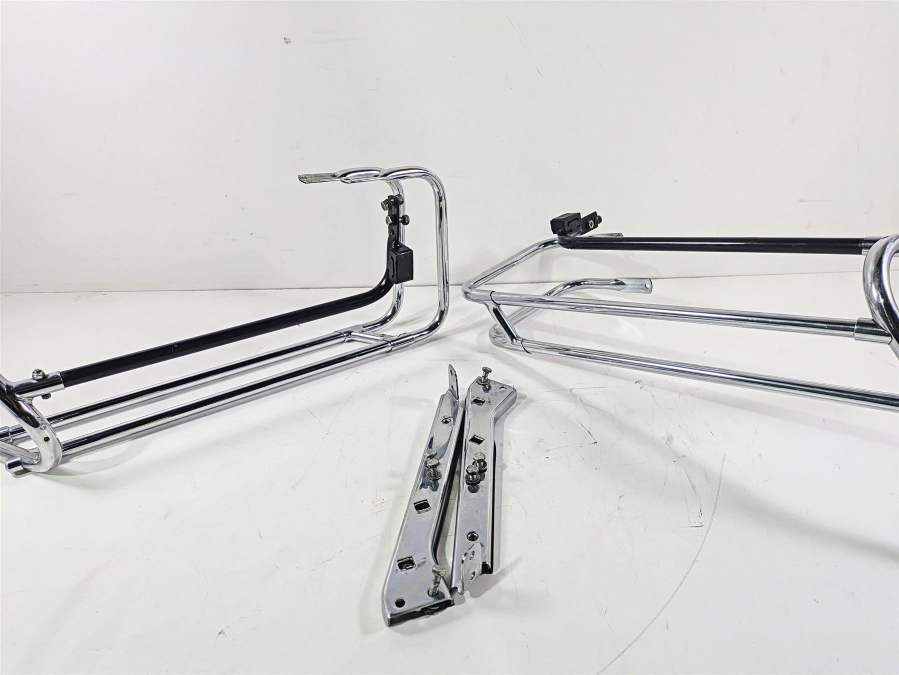 1996 Harley Touring FLHTCUI Electra Glide Saddlebag Guard Set 49202-93 49203-93 {{ shop.shopifyCountryName }} - Mototech271