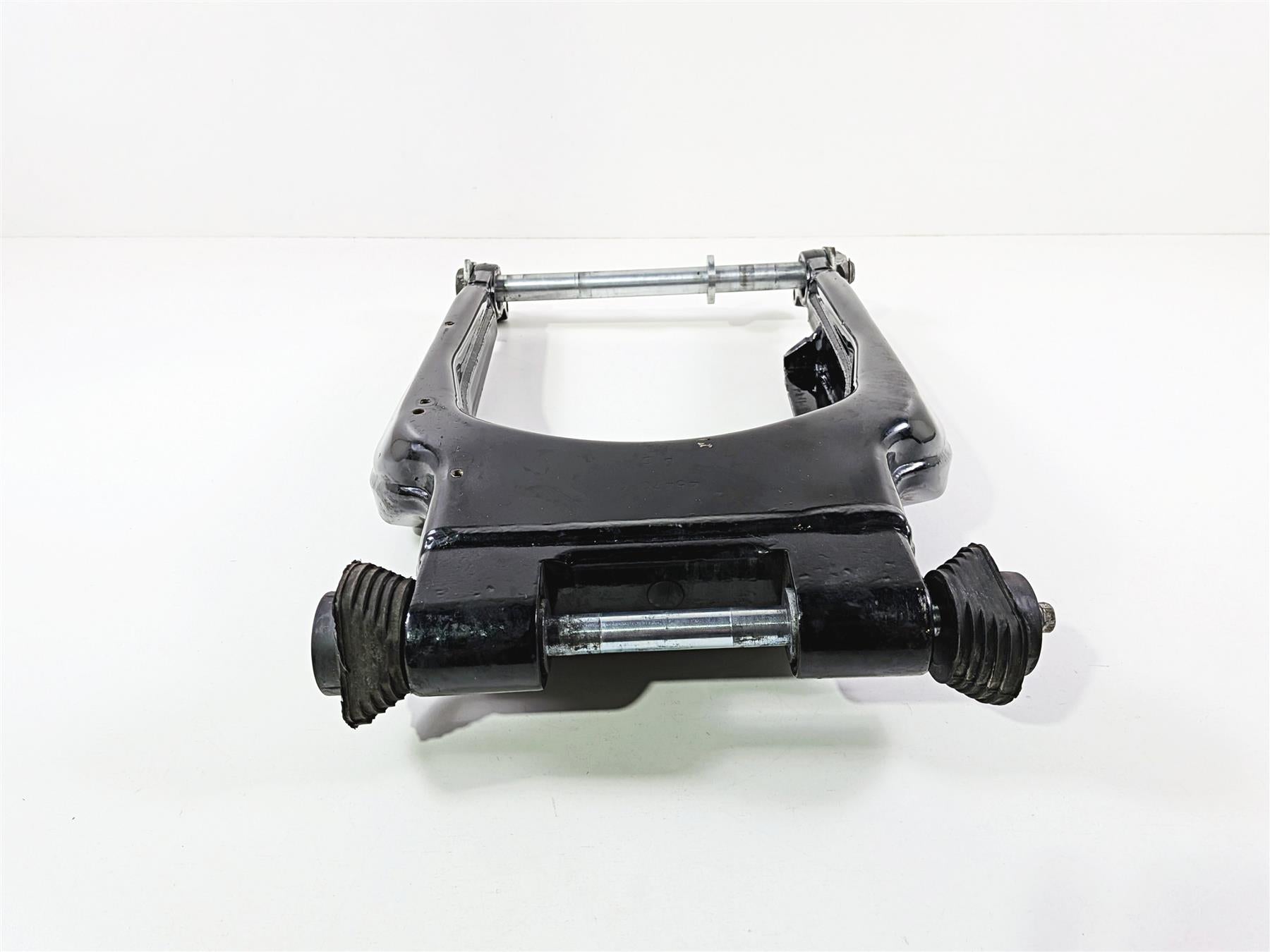 2017 Harley Touring FLHXS Street Glide Swingarm Swing Arm & Axle 47549-09A 45470-99 {{ shop.shopifyCountryName }} - Mototech271