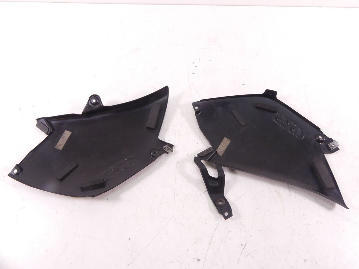 2008 BMW R1200GS K255 Adv Between Leg Side Cover Fairing Set 46637698234 {{ shop.shopifyCountryName }} - Mototech271