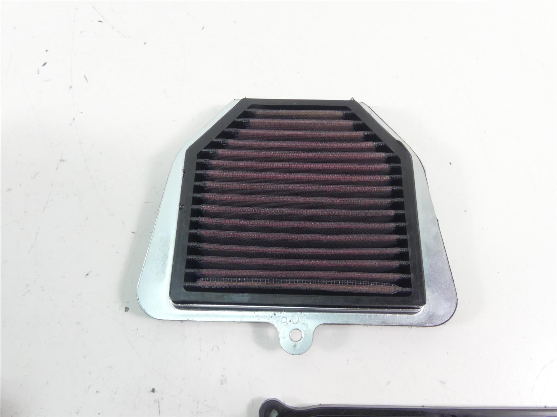 2008 Yamaha FZ1 Fazer Air Cleaner Breather Filter Box Velocity Stacks 2D1-14409 {{ shop.shopifyCountryName }} - Mototech271