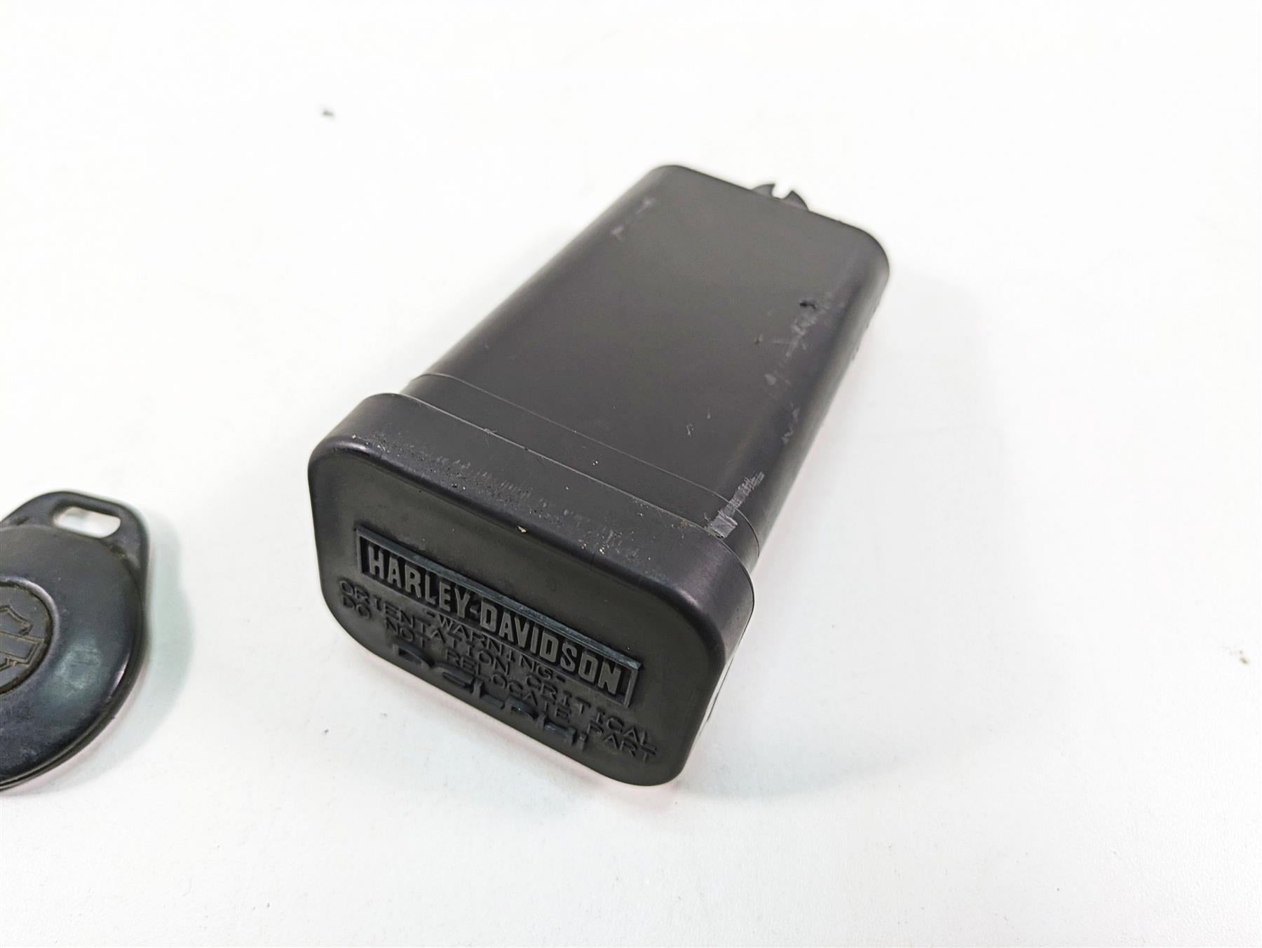 2006 Harley Touring FLHXI Street Glide Tssm Security Module + Fob Key 68922-00D {{ shop.shopifyCountryName }} - Mototech271