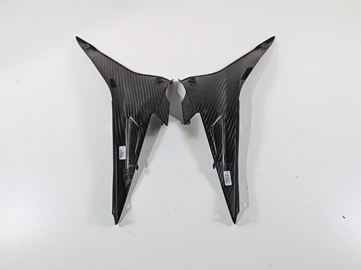 2018 Aprilia RSV4 RR Carbon Fiber Tank Triangle Fairing Covers Set 2B005961 {{ shop.shopifyCountryName }} - Mototech271