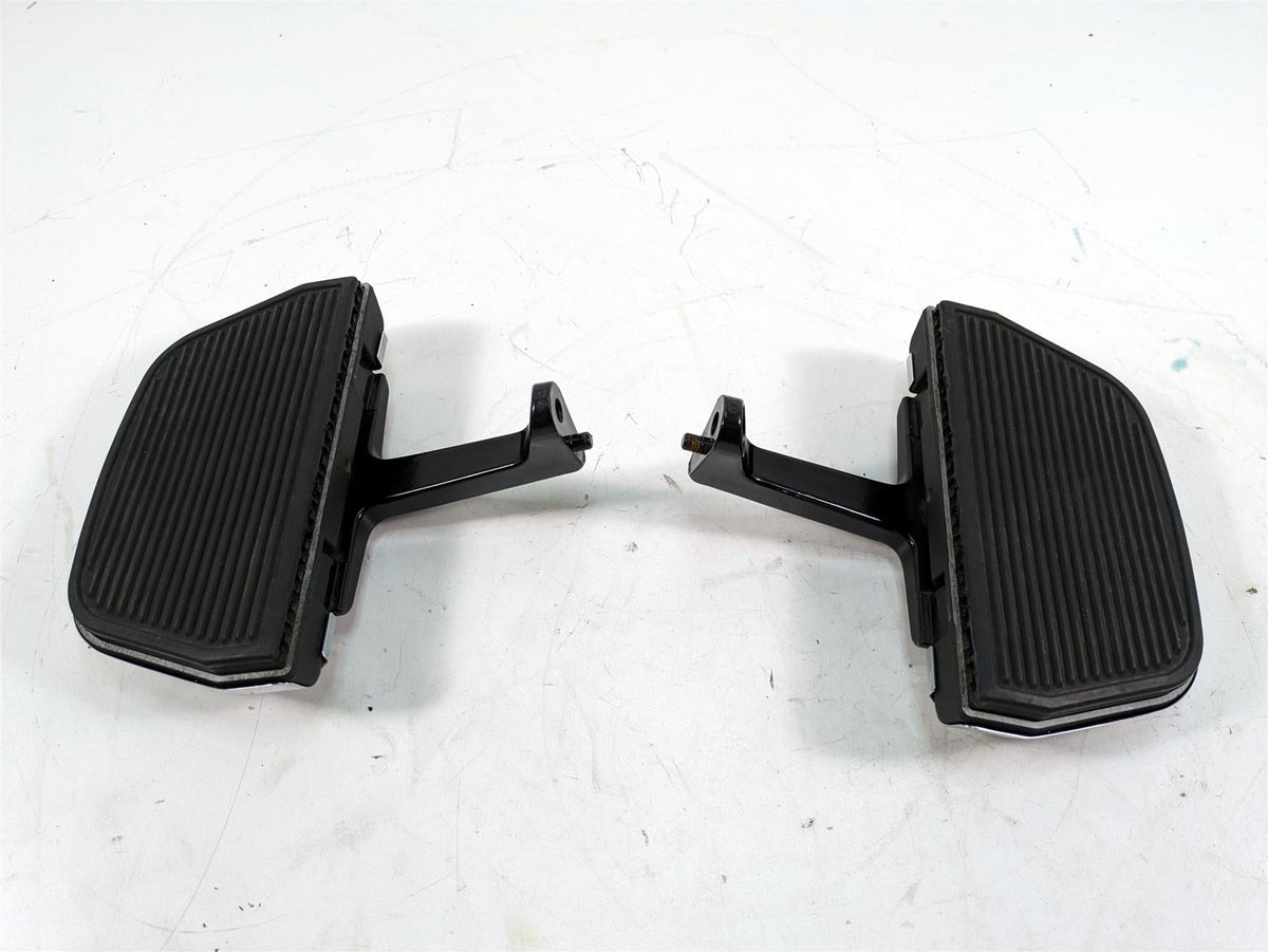 2006 Harley Touring FLHTCUI Electra Glide Passenger Floor Board Set 52719-93B {{ shop.shopifyCountryName }} - Mototech271