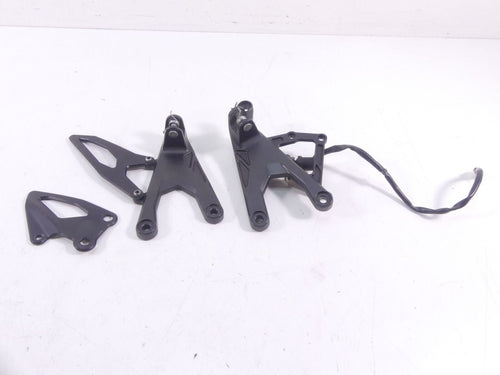 2015 Yamaha YZF-R1M Front Left Right Footpeg Foot Peg Mount Set 2CR-27443-00-00 | Mototech271