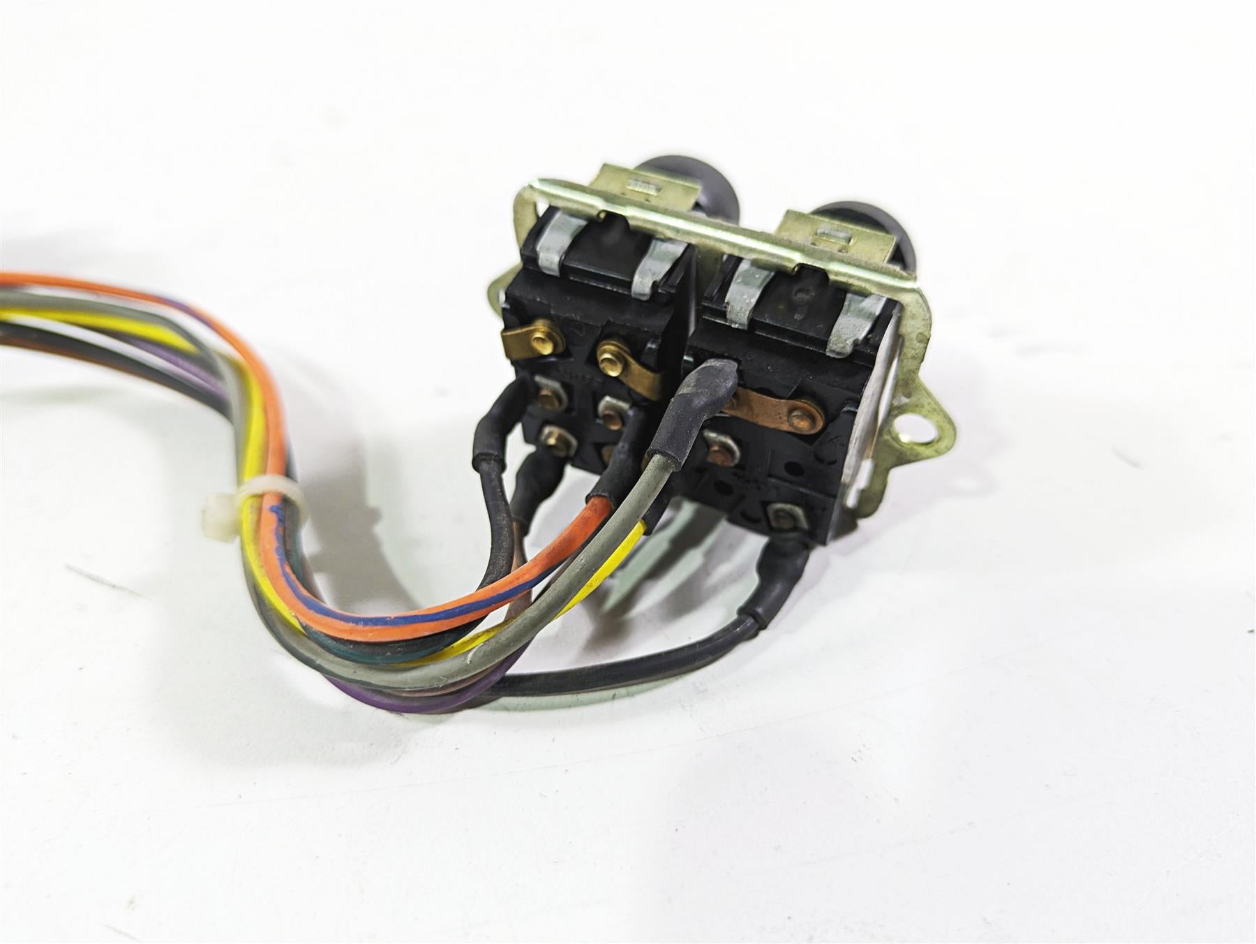 2008 Harley Touring FLHTCU E-Glide 105TH Auxiliary Switch Set Cruise 70271-98 {{ shop.shopifyCountryName }} - Mototech271