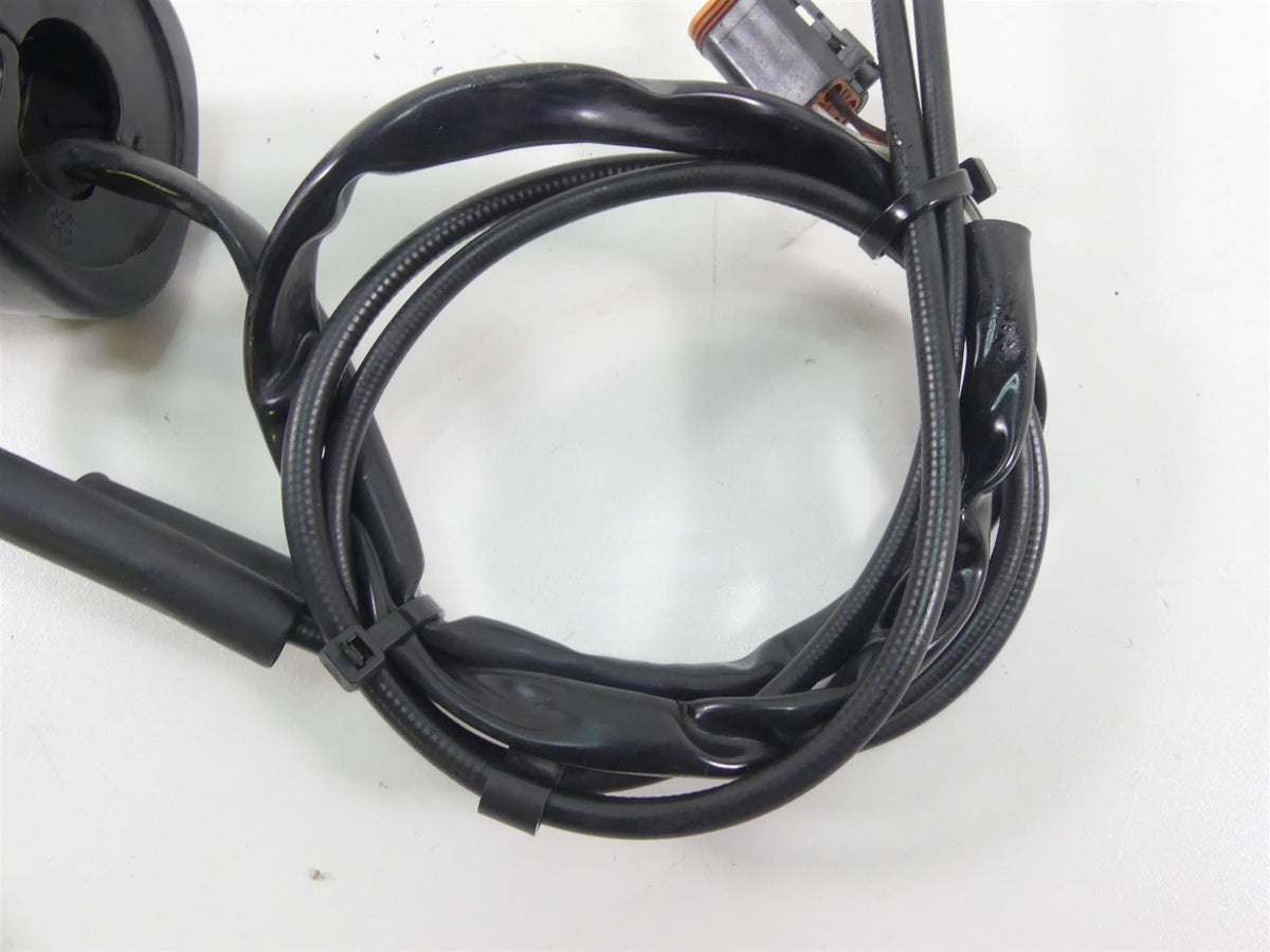 2006 Harley VRSCD Night Rod Right Hand Control Switch + Throttle Grips 71684-06A {{ shop.shopifyCountryName }} - Mototech271