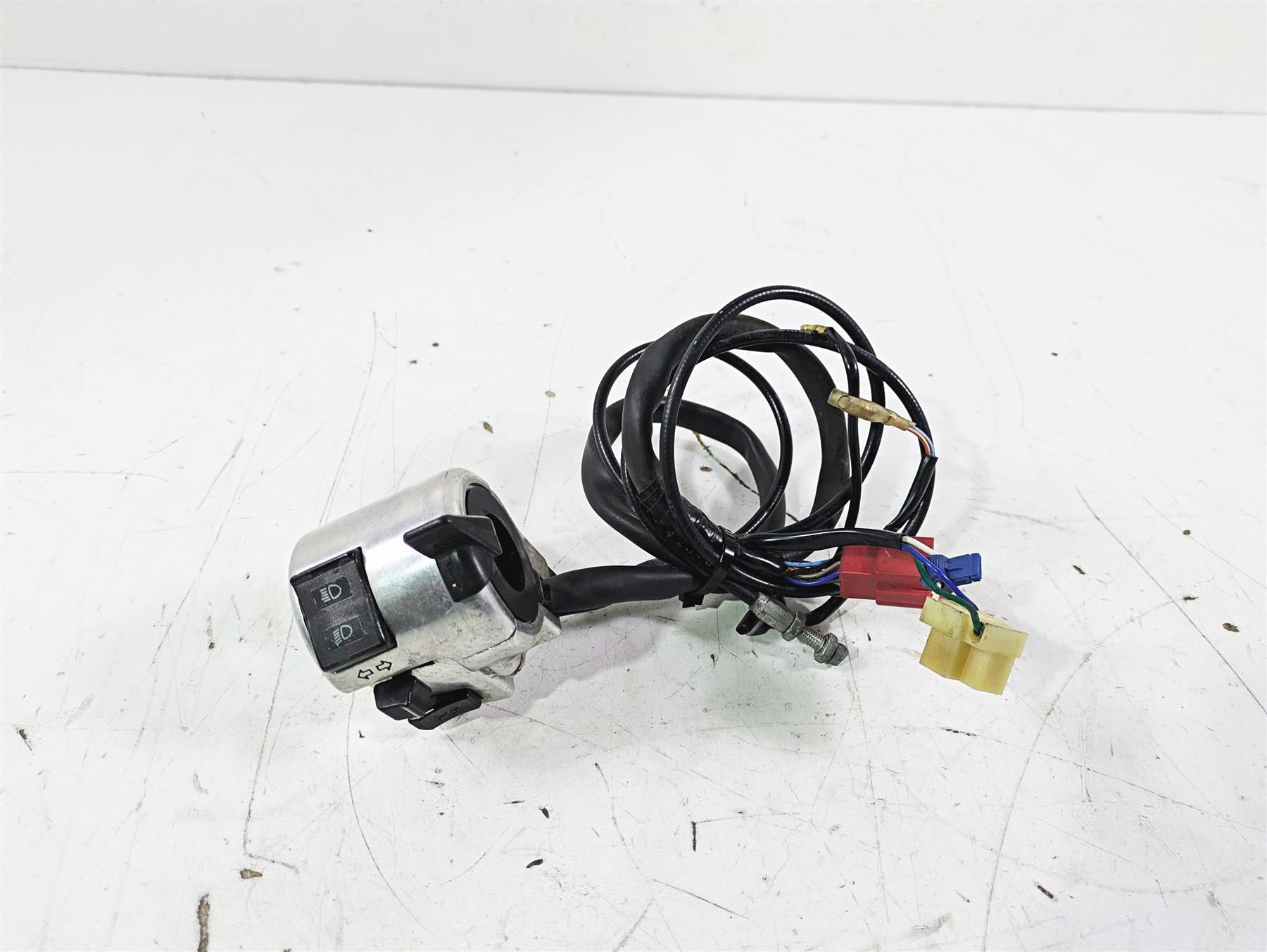 2002 Honda GL1500 CD Valkyrie Deluxe Left Hand Control Switch 35020-MZ0-670 | Mototech271