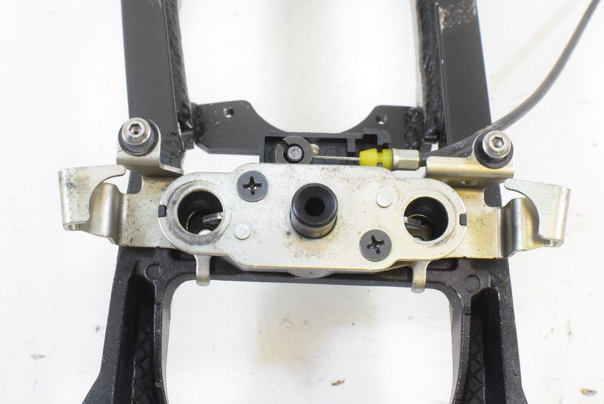 2007 Kawasaki ZX6R ZX636 ZX6 Ninja Straight Sub Frame Subframe 32160-0258 {{ shop.shopifyCountryName }} - Mototech271