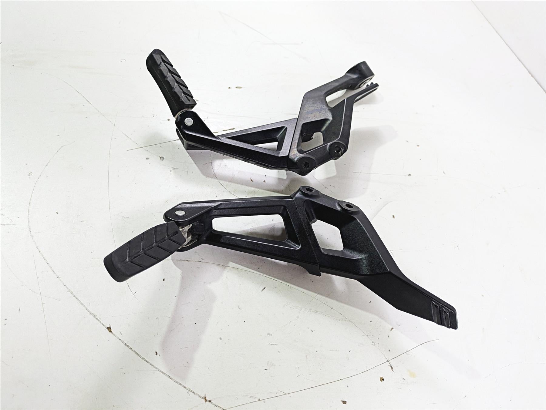 2022 KTM 1290 Super Adventure S Rear Passenger Footpeg Set 61912020090C1 {{ shop.shopifyCountryName }} - Mototech271