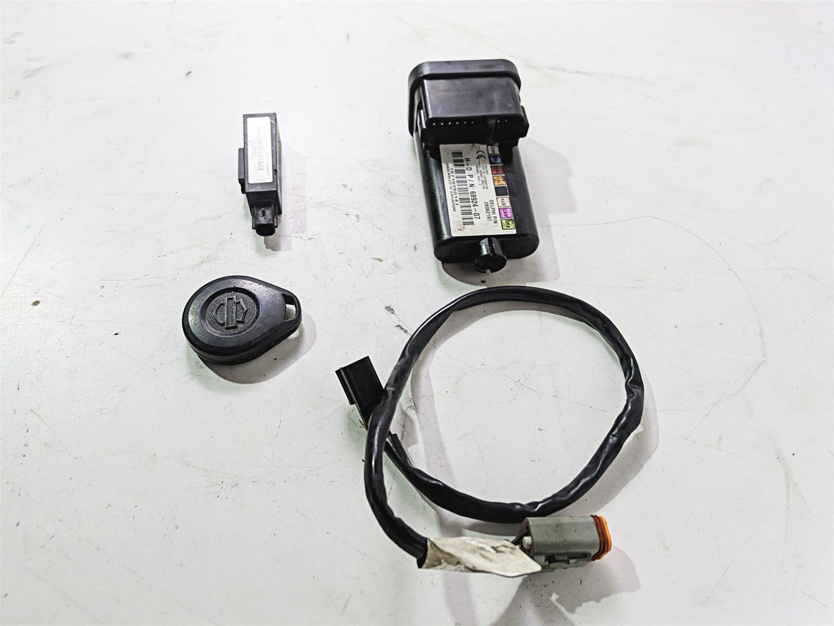 2011 Harley Touring FLHTCUSE CVO E-Glide Tssm Module Fob & Antenna 68924-07 {{ shop.shopifyCountryName }} - Mototech271