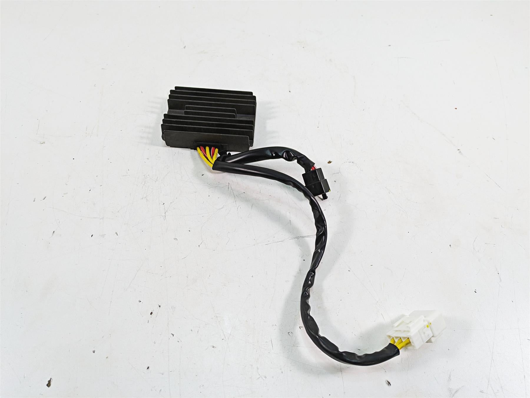2020 Aprilia Tuono V4 Factory Rectifier Voltage Regulator B043488 SH579JB {{ shop.shopifyCountryName }} - Mototech271